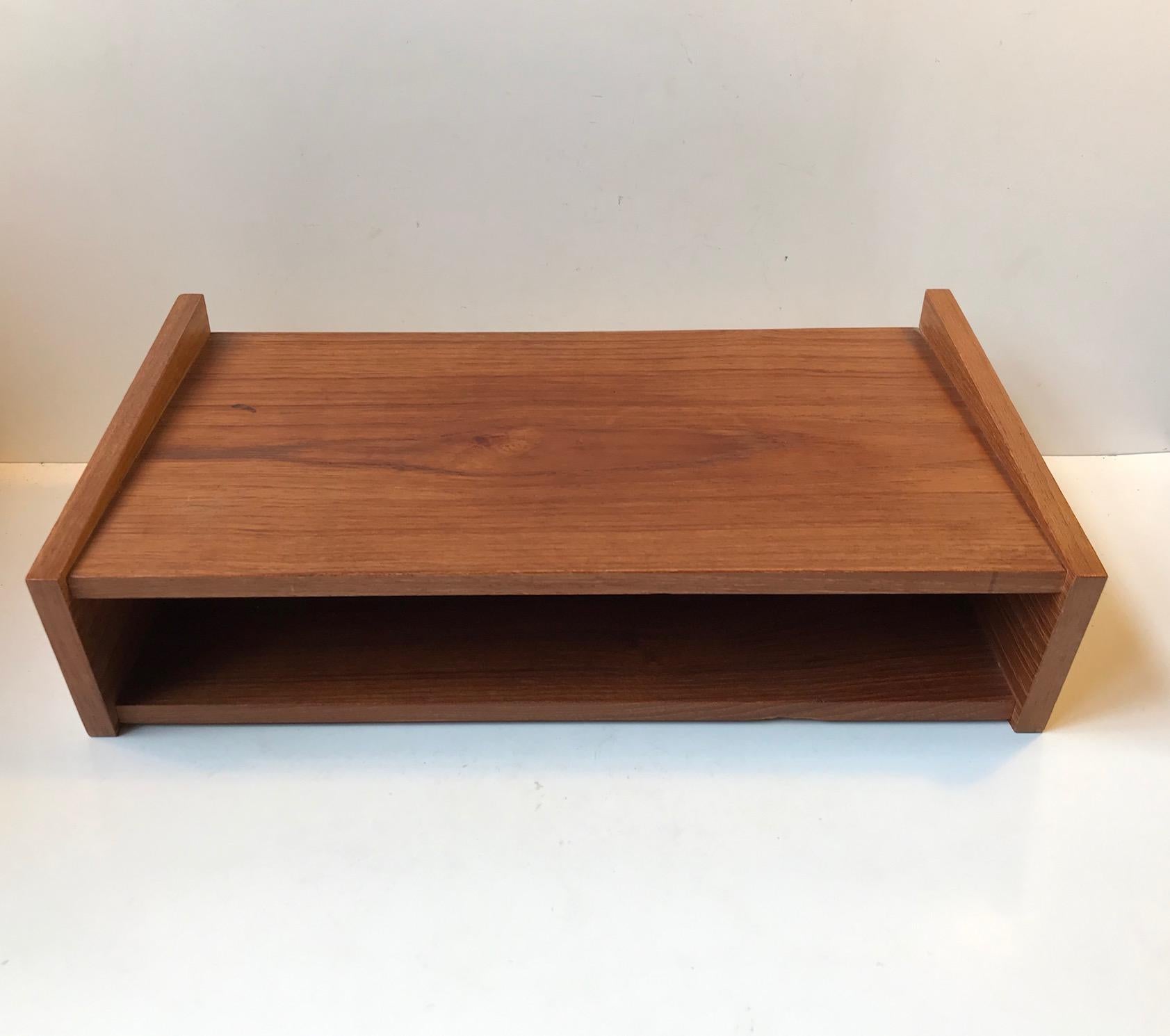 Danish Modern Floating Bedside Table in Teak, 1960s In Good Condition In Esbjerg, DK