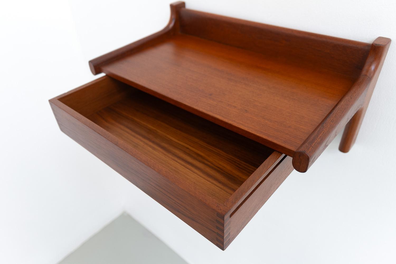 Mid-20th Century Danish Modern Floating Console in Teak by Kai Kristiansen, 1960s.