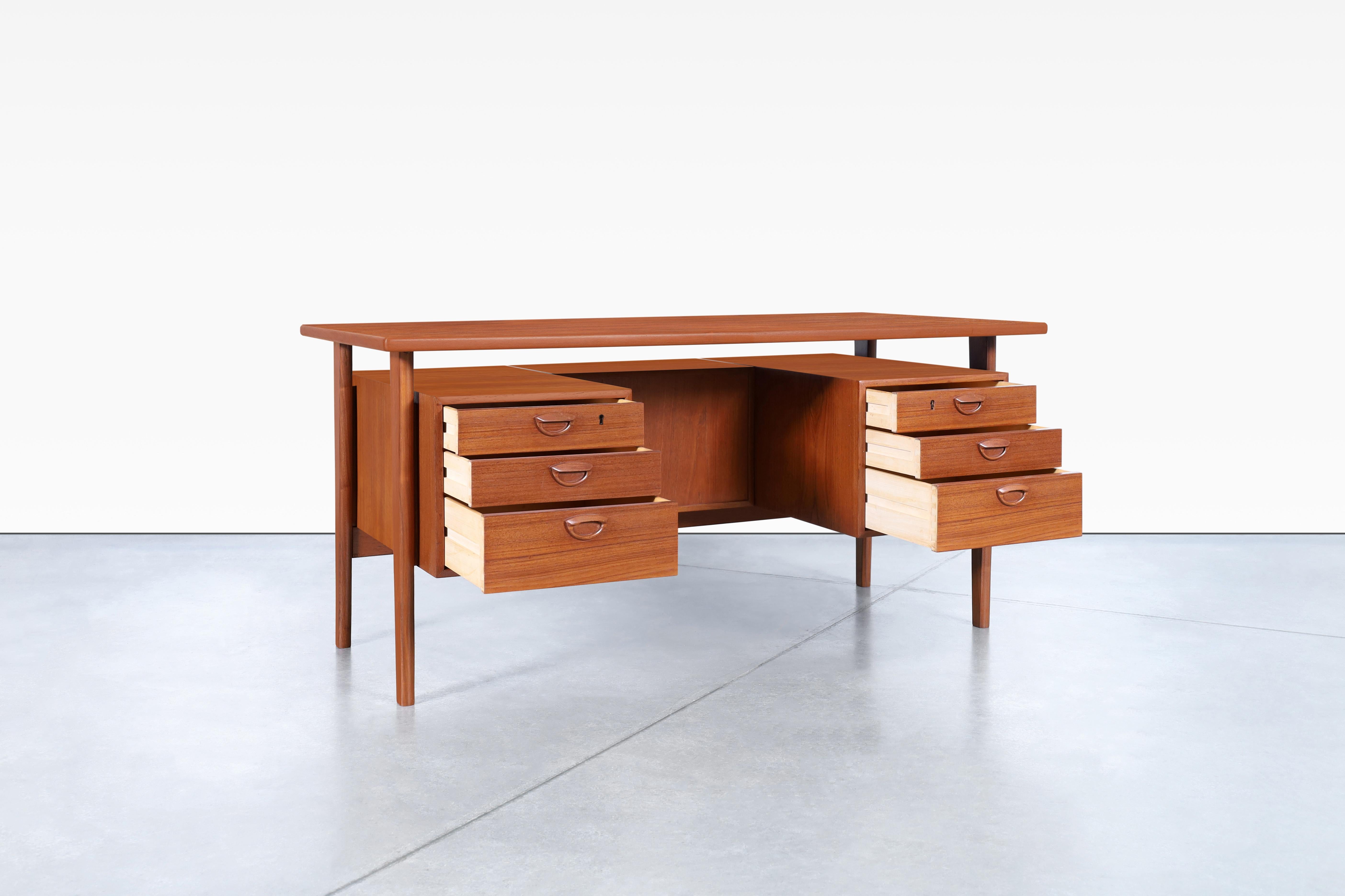 Danish Modern Floating Top Teak Desk by Kai Kristiansen In Excellent Condition For Sale In North Hollywood, CA