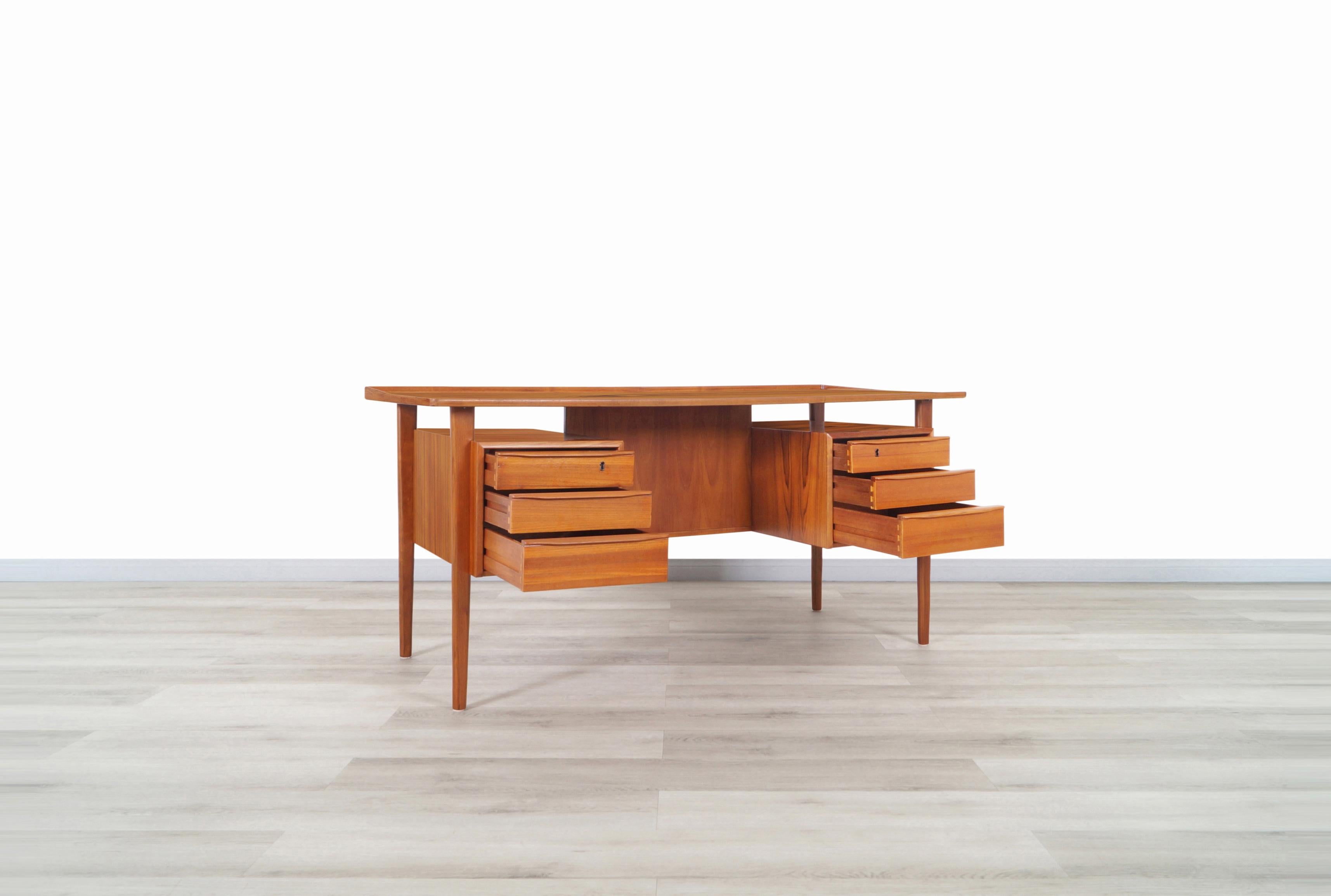 Danish Modern Floating Top Teak Desk by Peter Løvig Nielsen In Excellent Condition In North Hollywood, CA