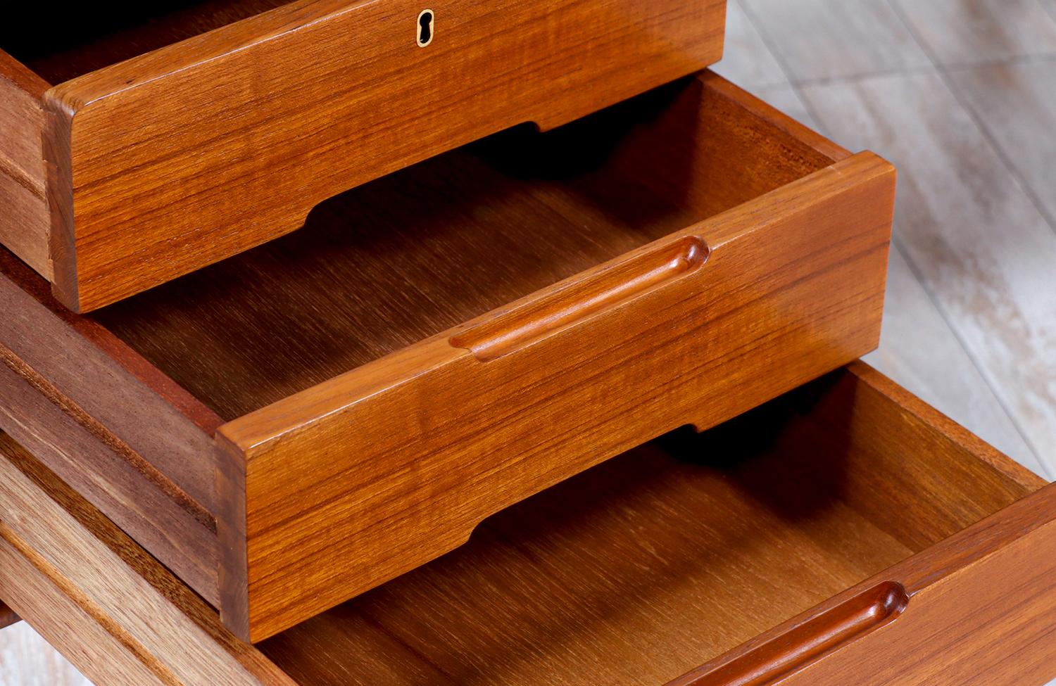 Dänischer moderner schwebender teak-schreibtisch mit bücherregal by Dyrlund 5