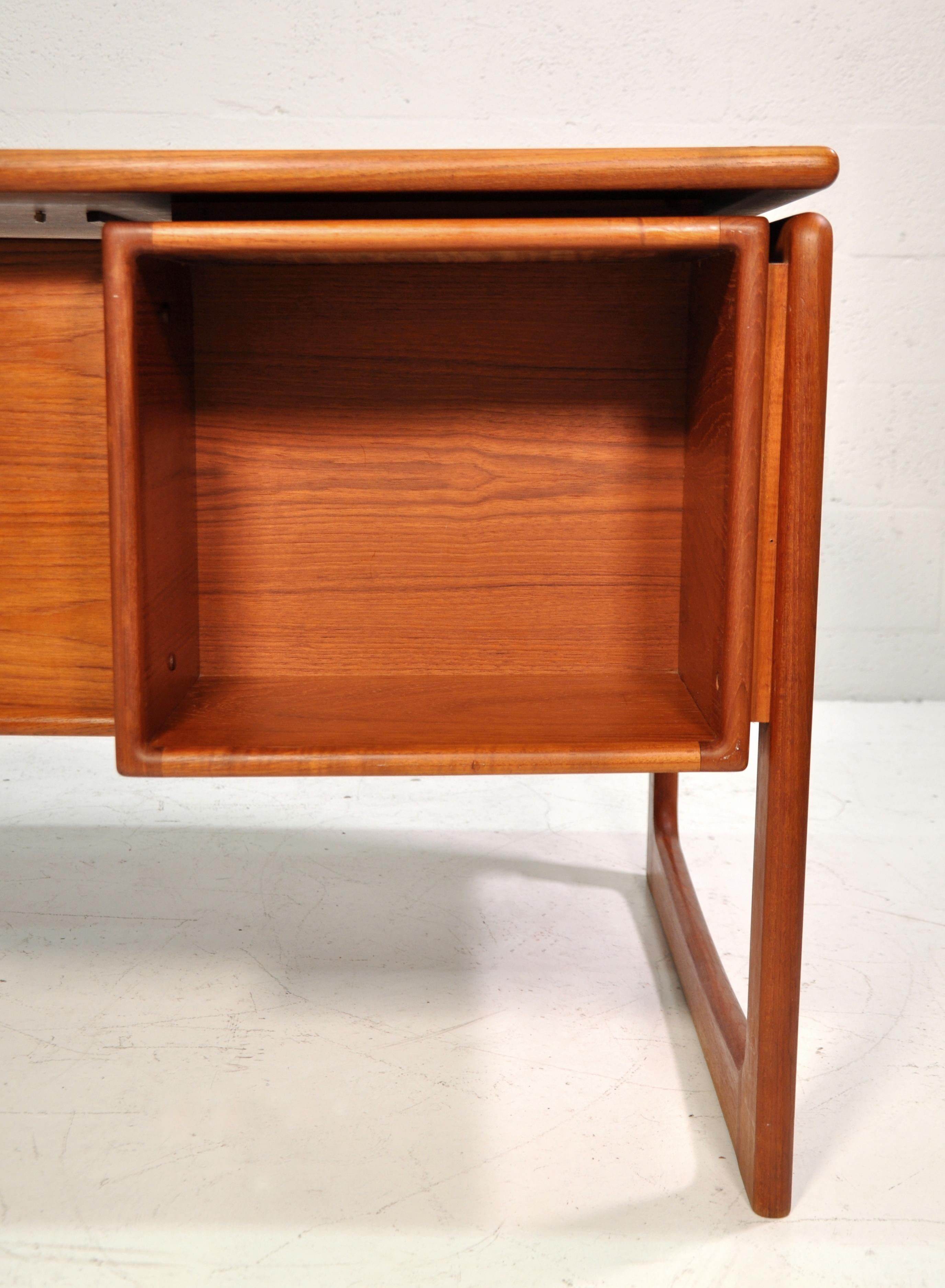 Danish Modern Floating-Top Teak Desk with Bookcase by Dyrlund For Sale 1
