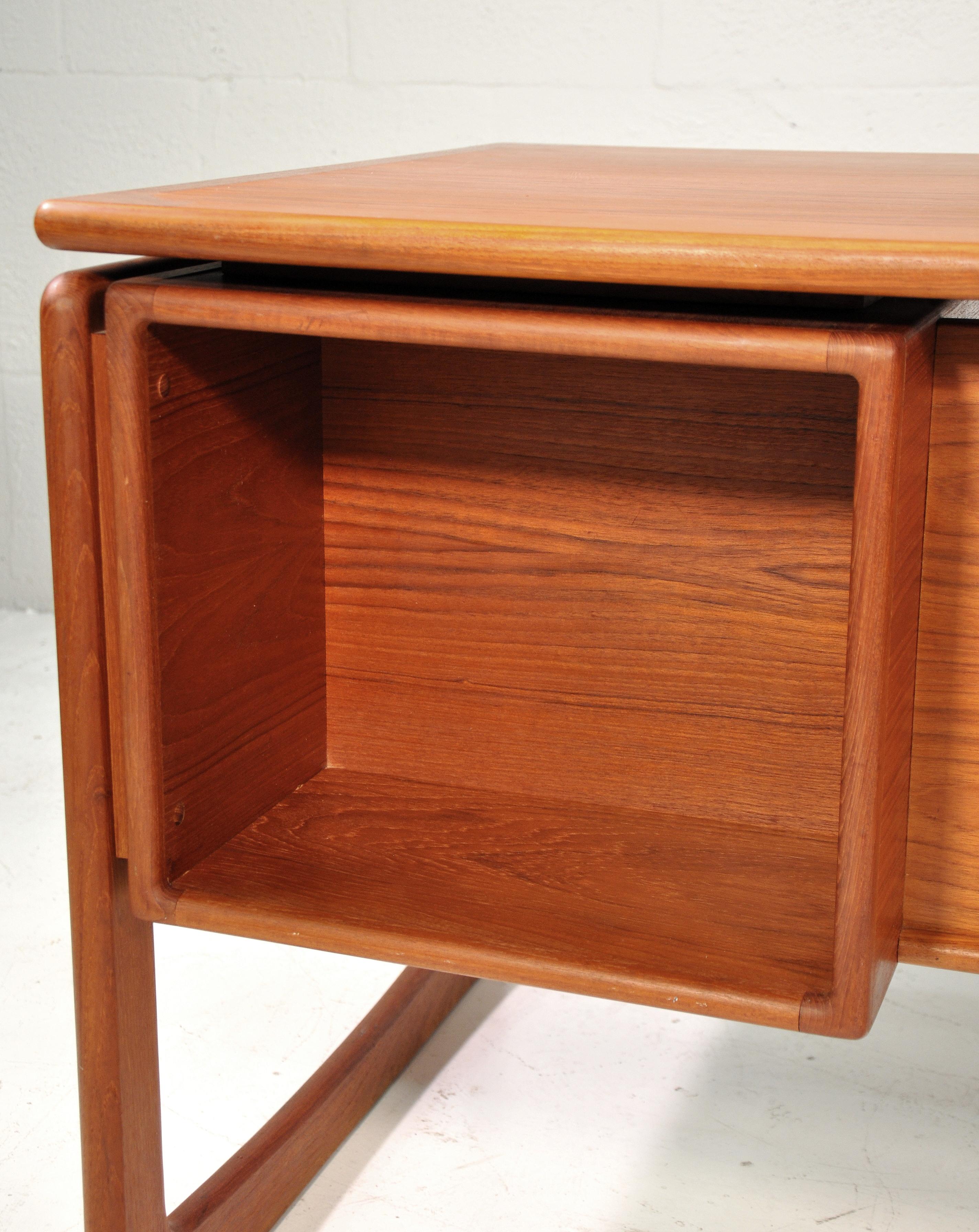 Danish Modern Floating-Top Teak Desk with Bookcase by Dyrlund For Sale 4