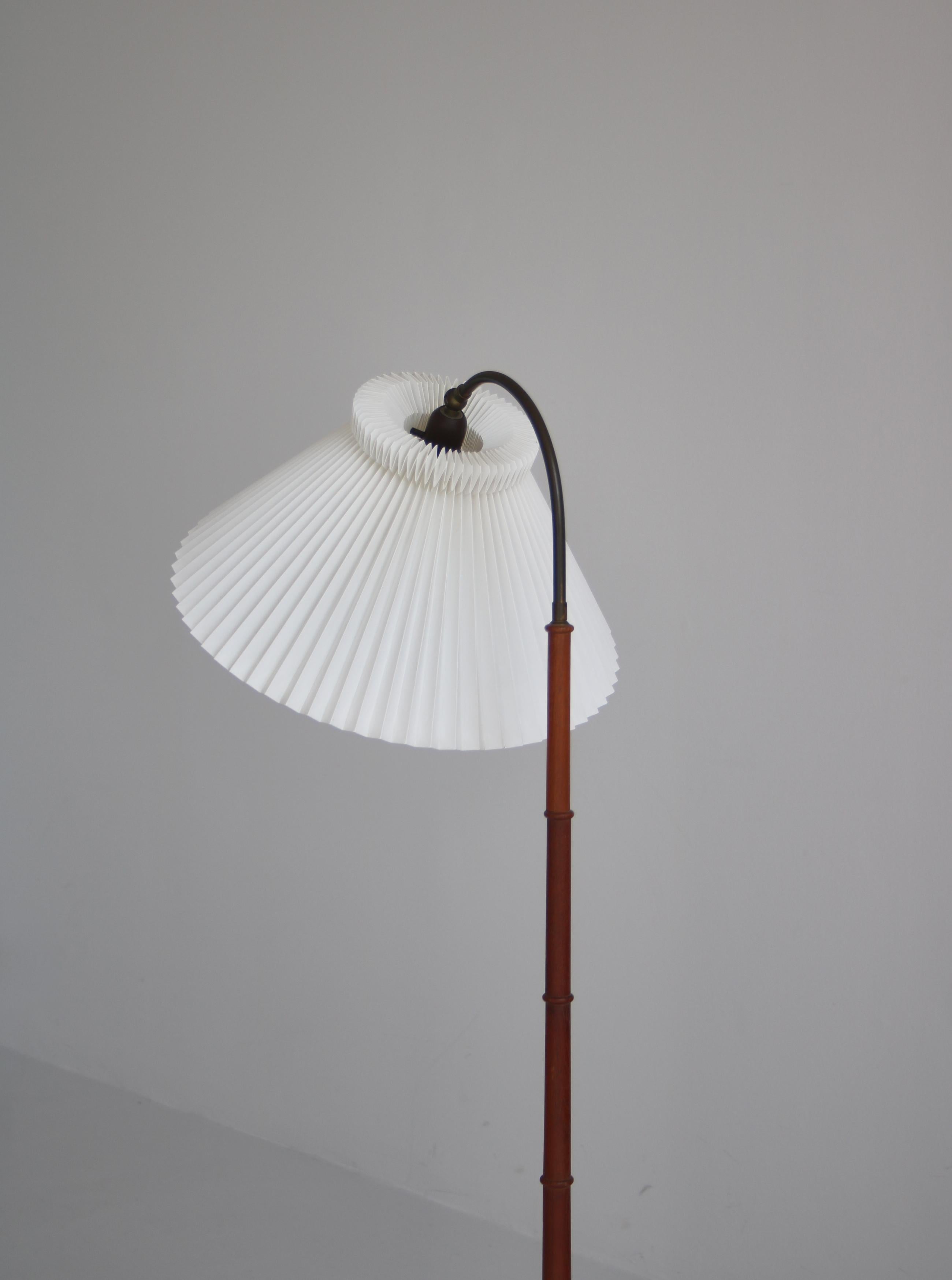 Danish Modern Floor Lamp in Teak with Hand Folded Le Klint Shade, 1950s For Sale 4