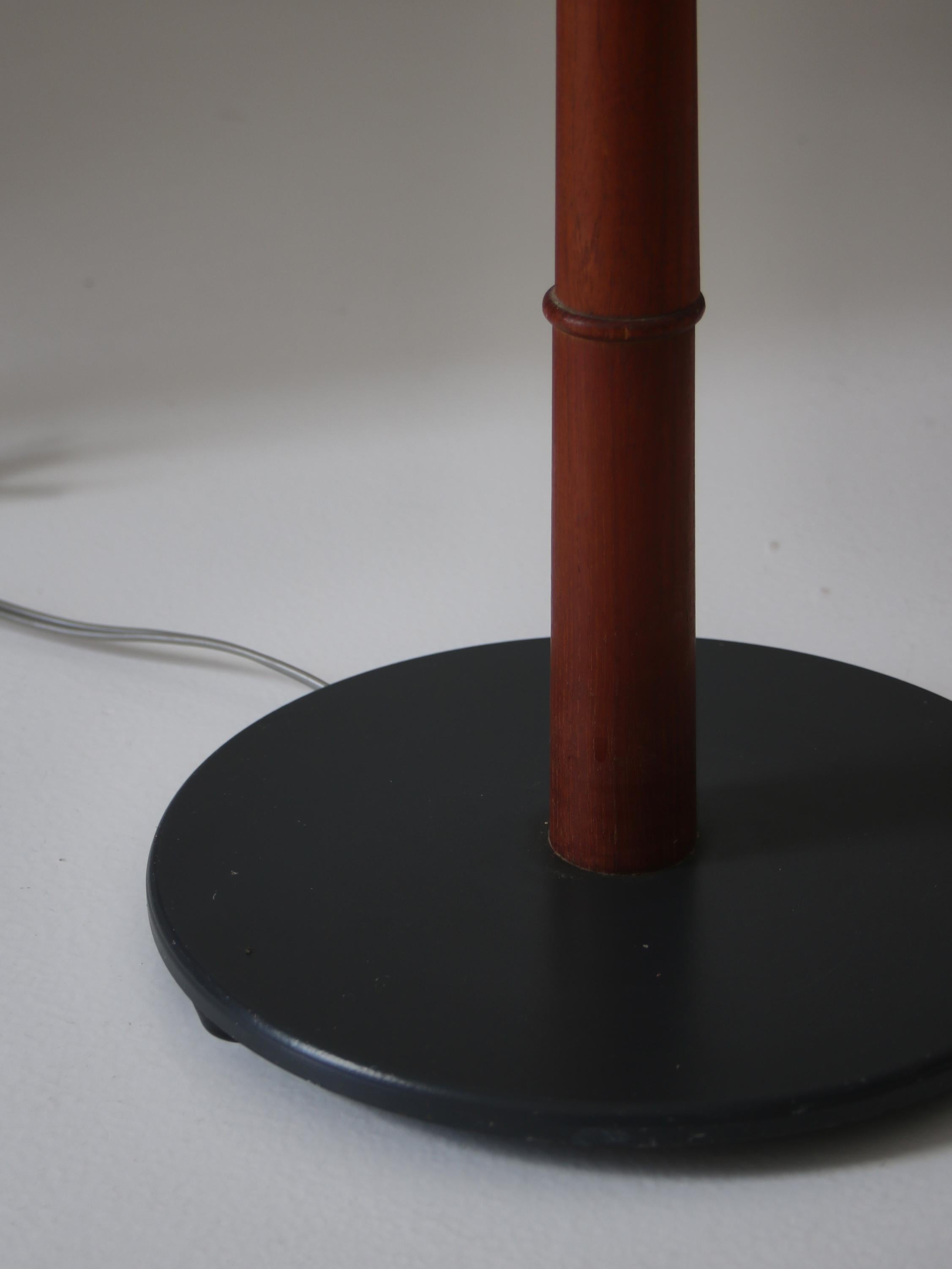 Danish Modern Floor Lamp in Teak with Hand Folded Le Klint Shade, 1950s For Sale 5