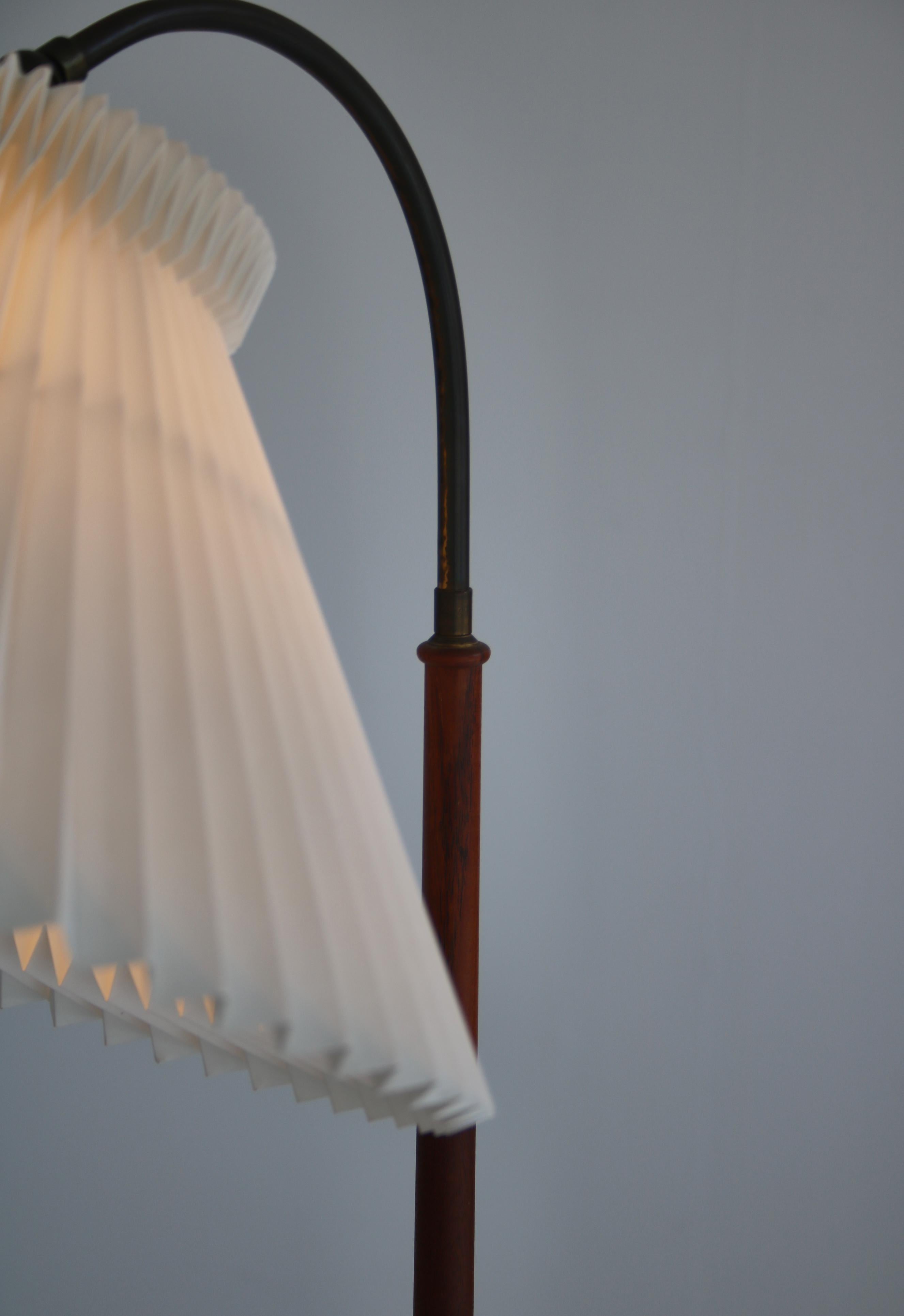 Danish Modern Floor Lamp in Teak with Hand Folded Le Klint Shade, 1950s For Sale 1