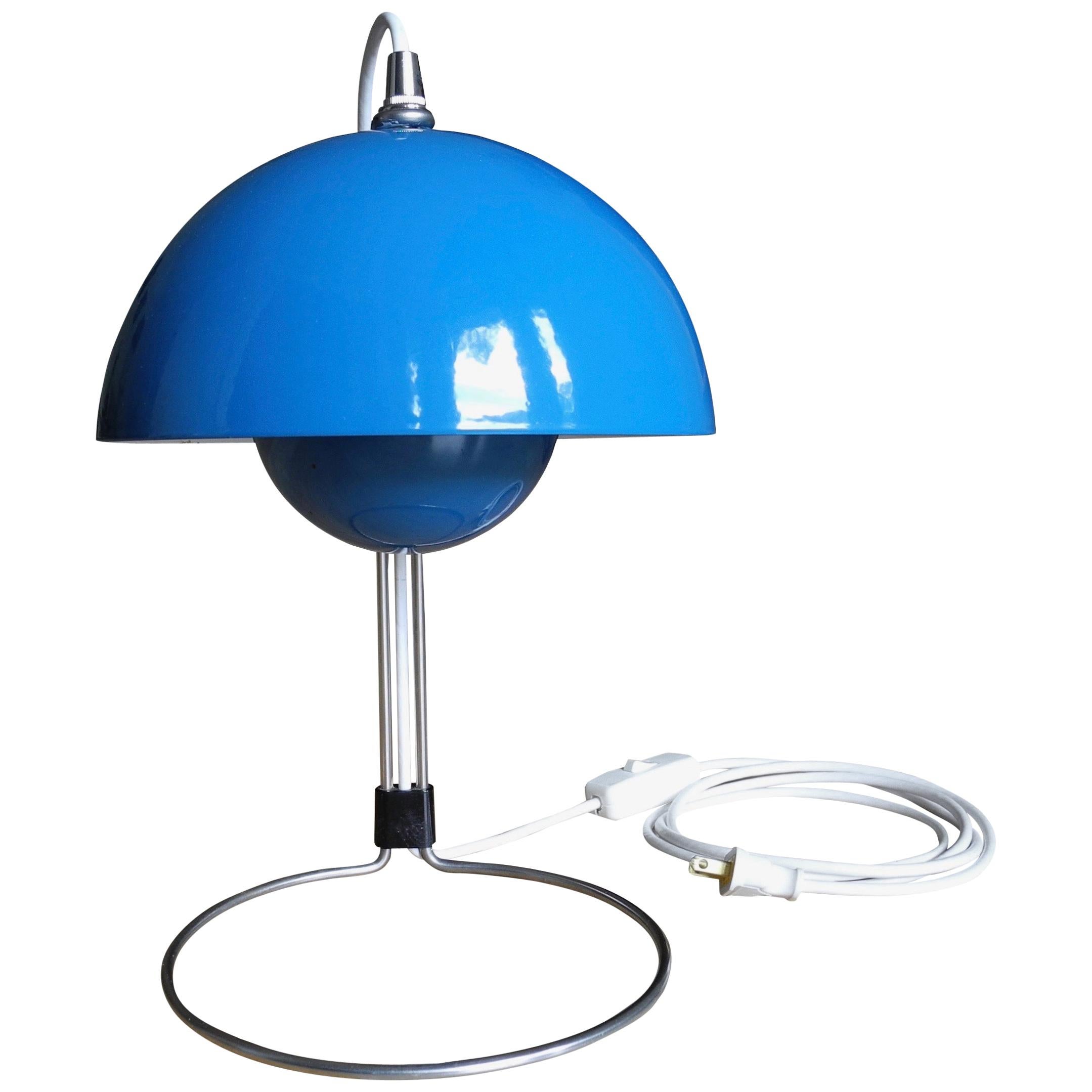 Danish Modern FlowerPot VP4 Desk Lamp by Verner Panton for Louis Poulsen For Sale