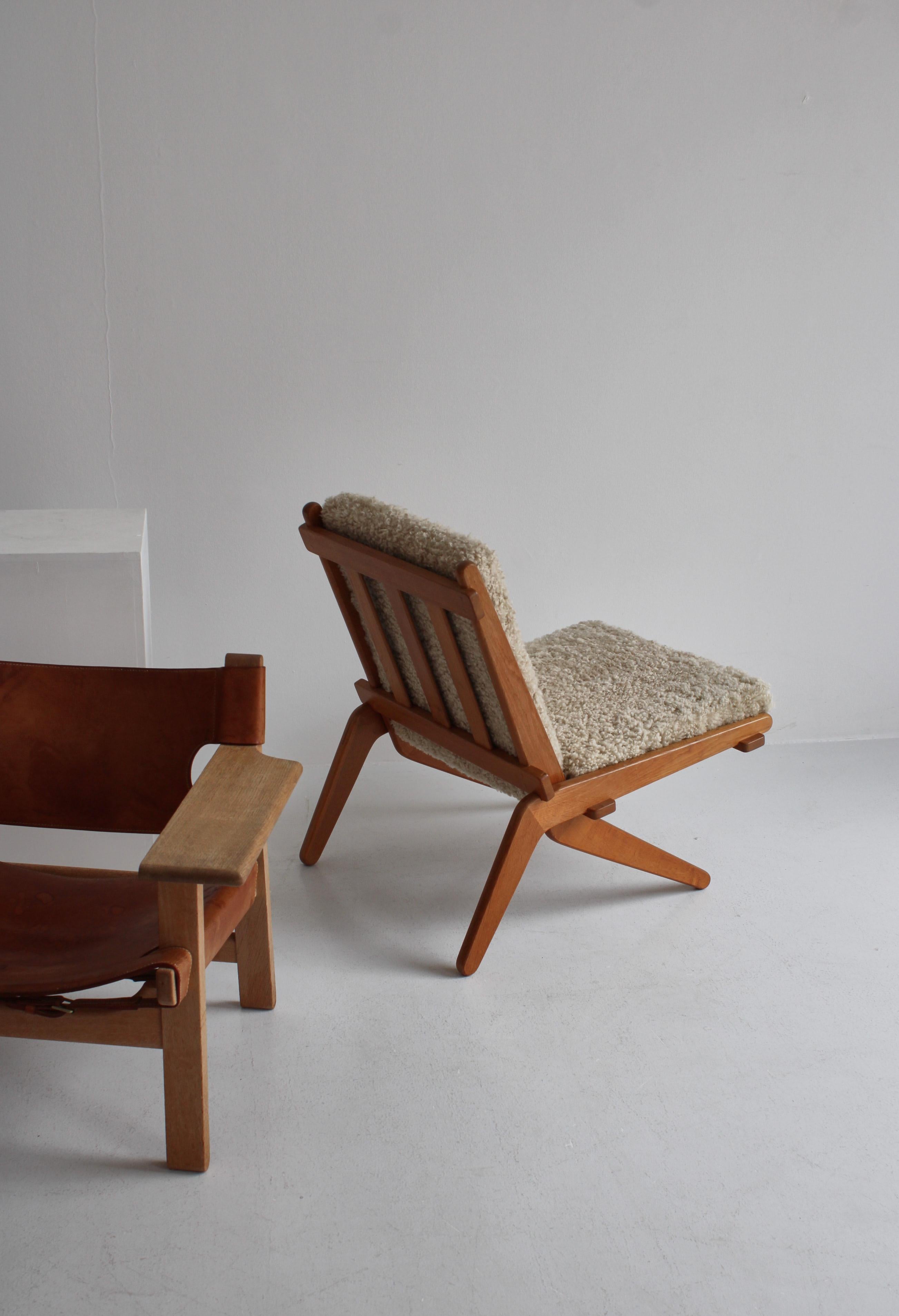 Scandinavian Modern Danish Modern Folding Chair in Oak and Natural Sheepskin, Preben Thorsen, 1950s For Sale