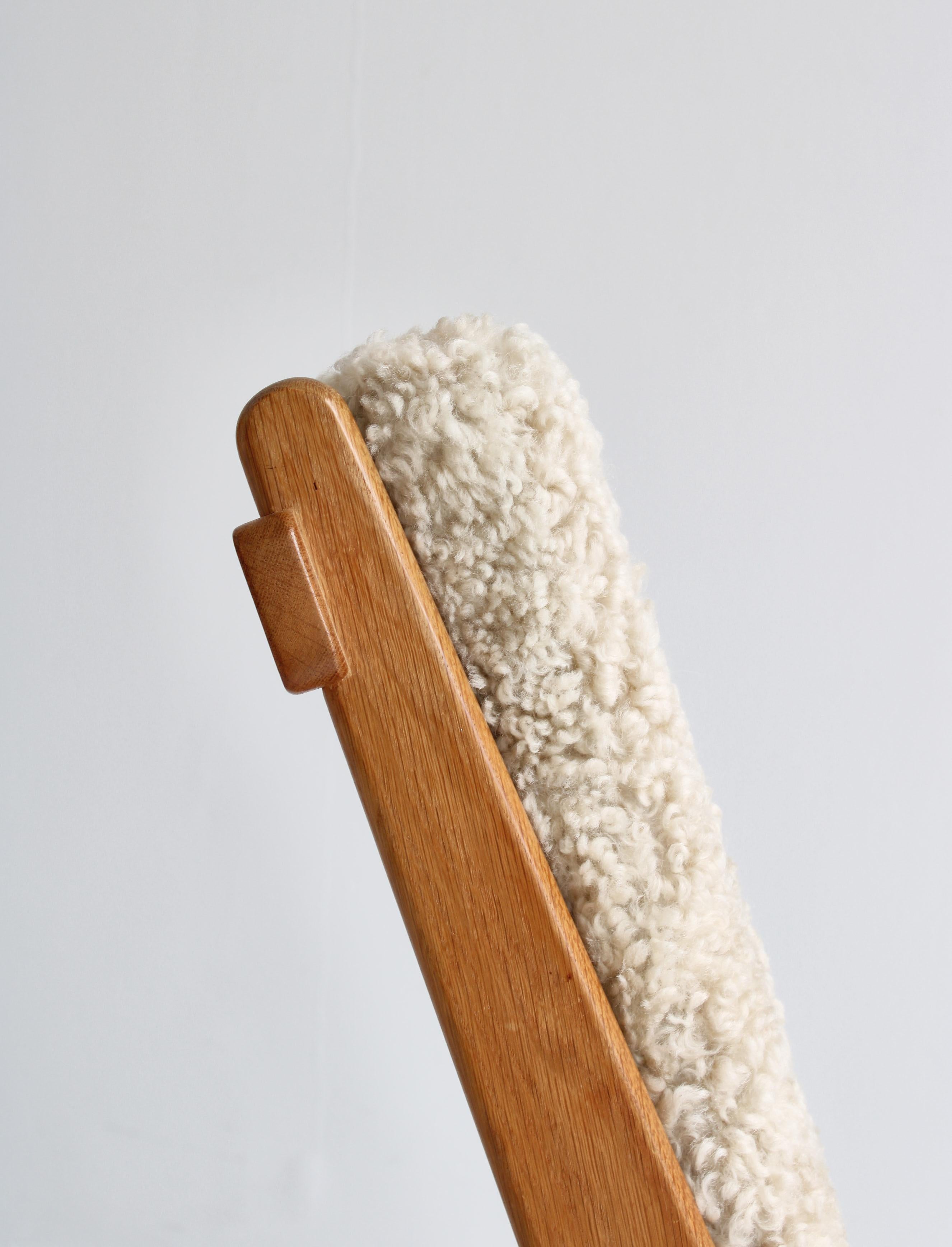 Chaise pliante moderne danoise en chêne et peau de mouton naturelle, Preben Thorsen, années 1950 en vente 1