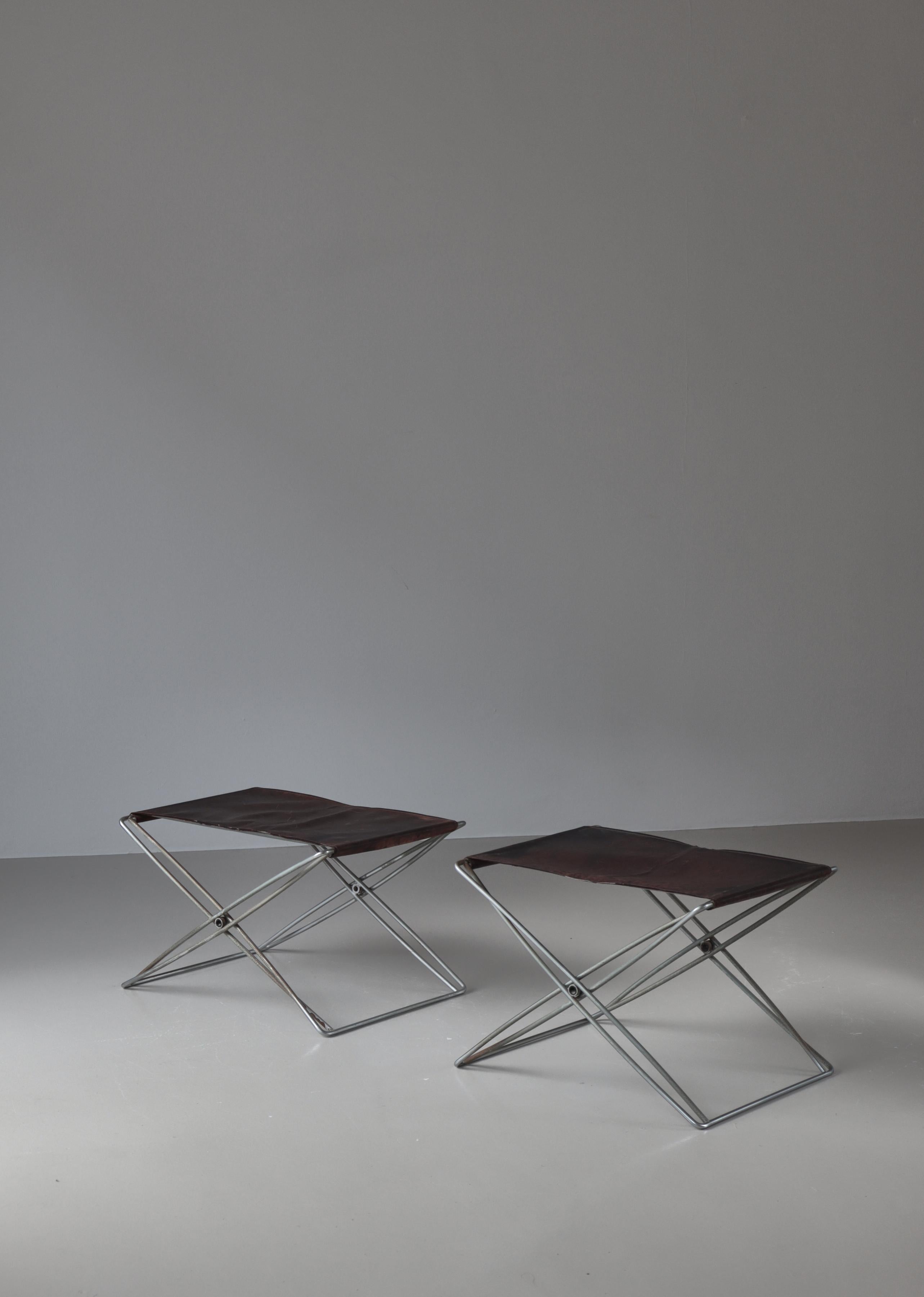 Scandinavo moderno Sgabelli moderni danesi Foldes in acciaio e pelle patinata, Jørgen Gammelgaard, 1970 in vendita