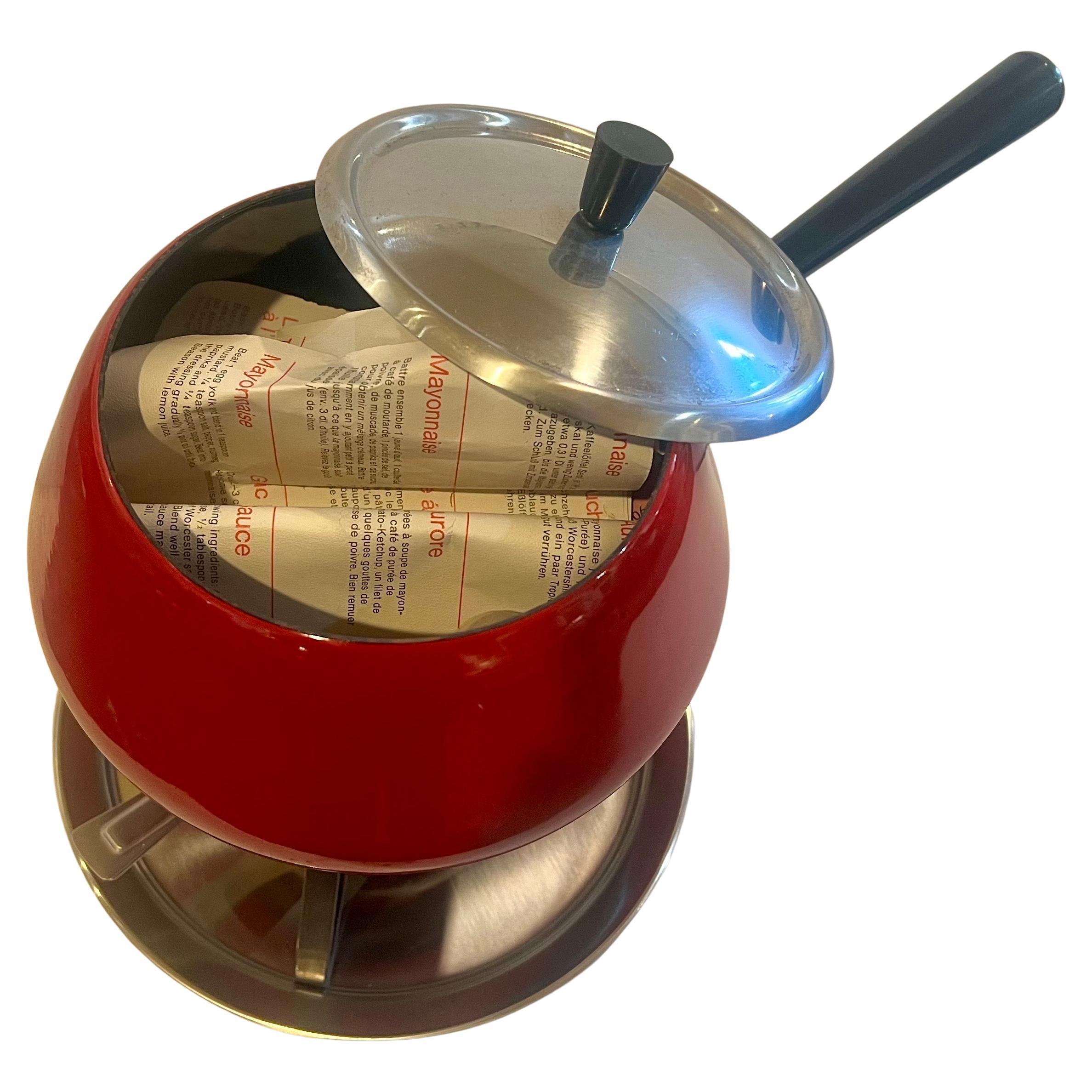 Mid-Century moderno Pentola per fonduta danese moderna degli anni '70 mai usata da Spring Switzerland in vendita
