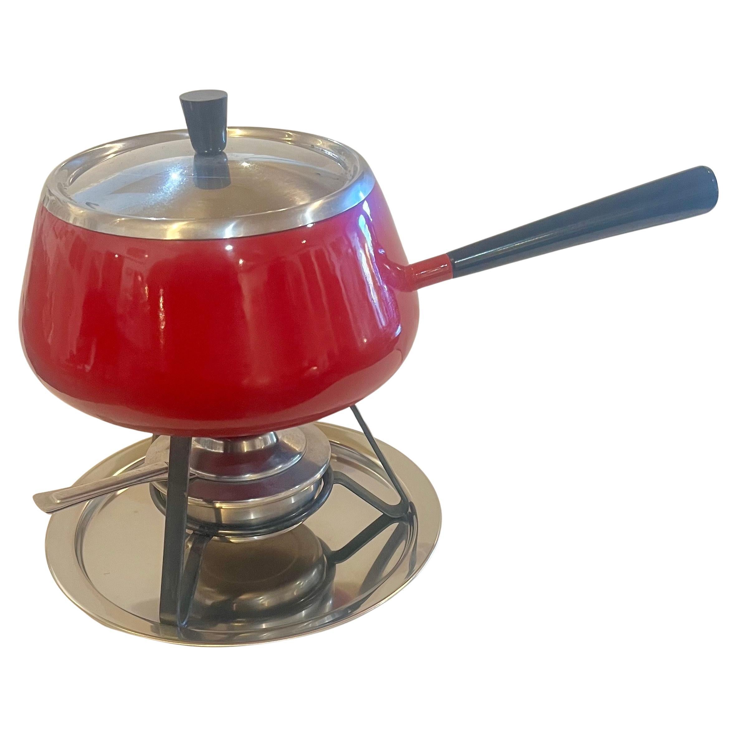 Svizzero Pentola per fonduta danese moderna degli anni '70 mai usata da Spring Switzerland in vendita
