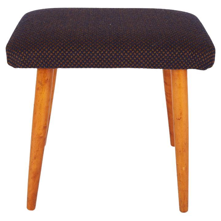 Lacquered Seating