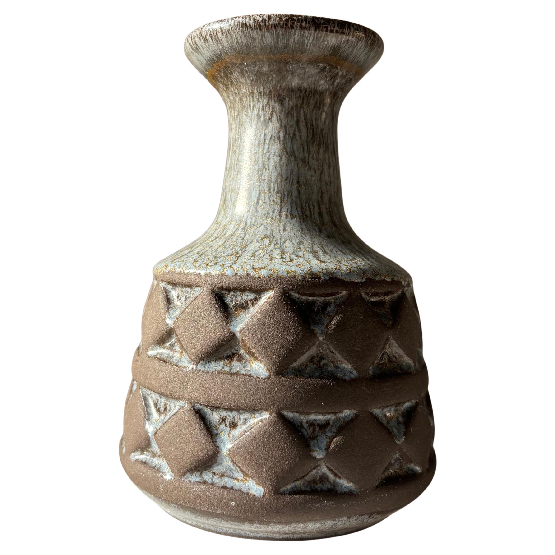 Dänische Moderne Frank Studio Steingutvase, 1960er Jahre
