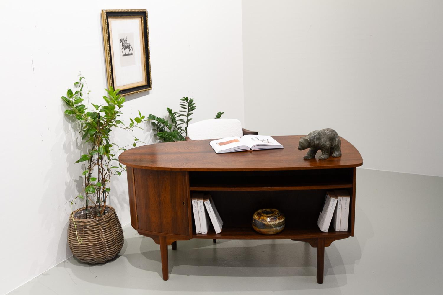 Danish Modern Freestanding Rosewood Desk by Sv. Å. Madsen for HP Hansen, 1960s. 10