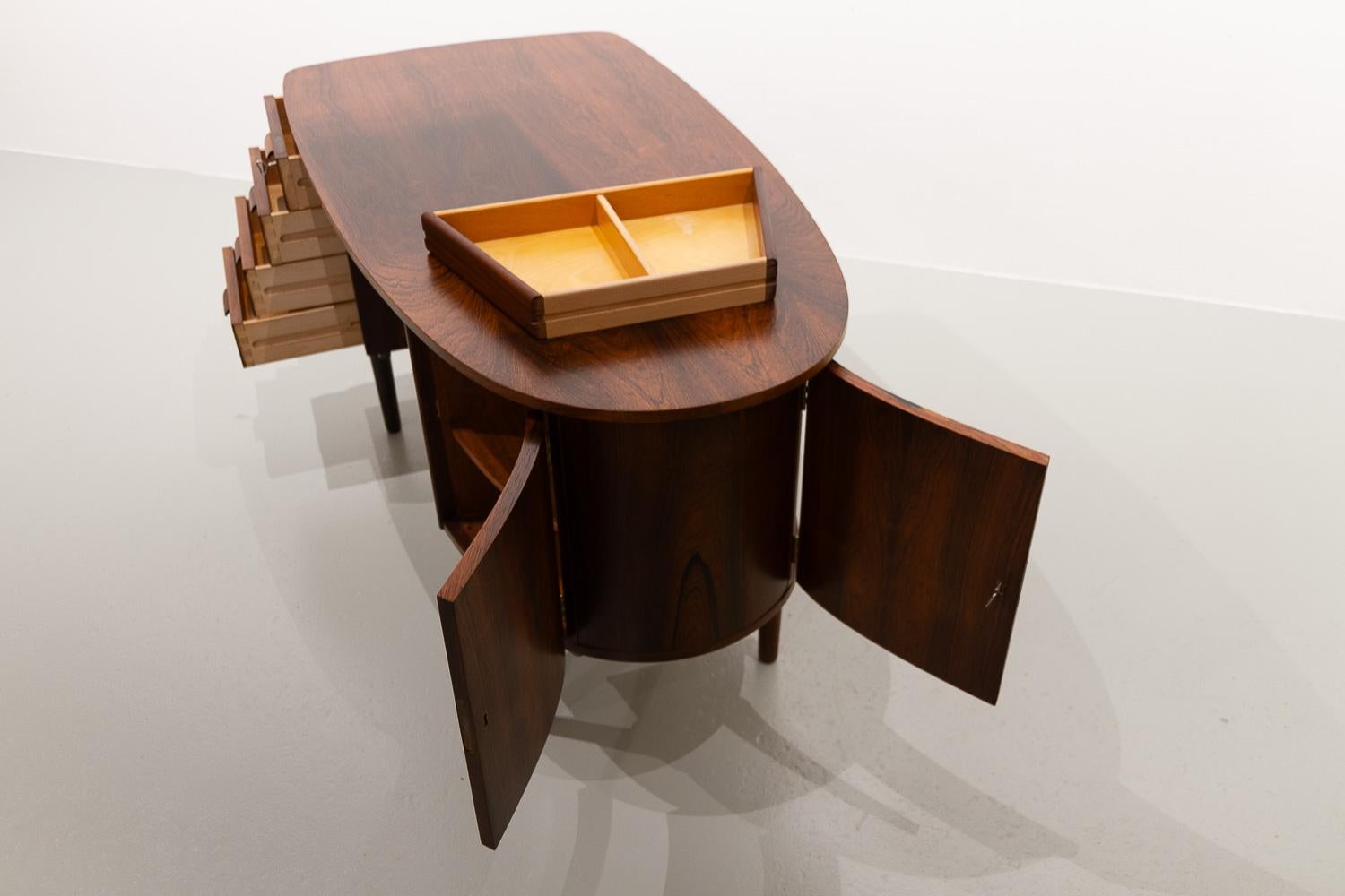 Danish Modern Freestanding Rosewood Desk by Sv. Å. Madsen for HP Hansen, 1960s. 4