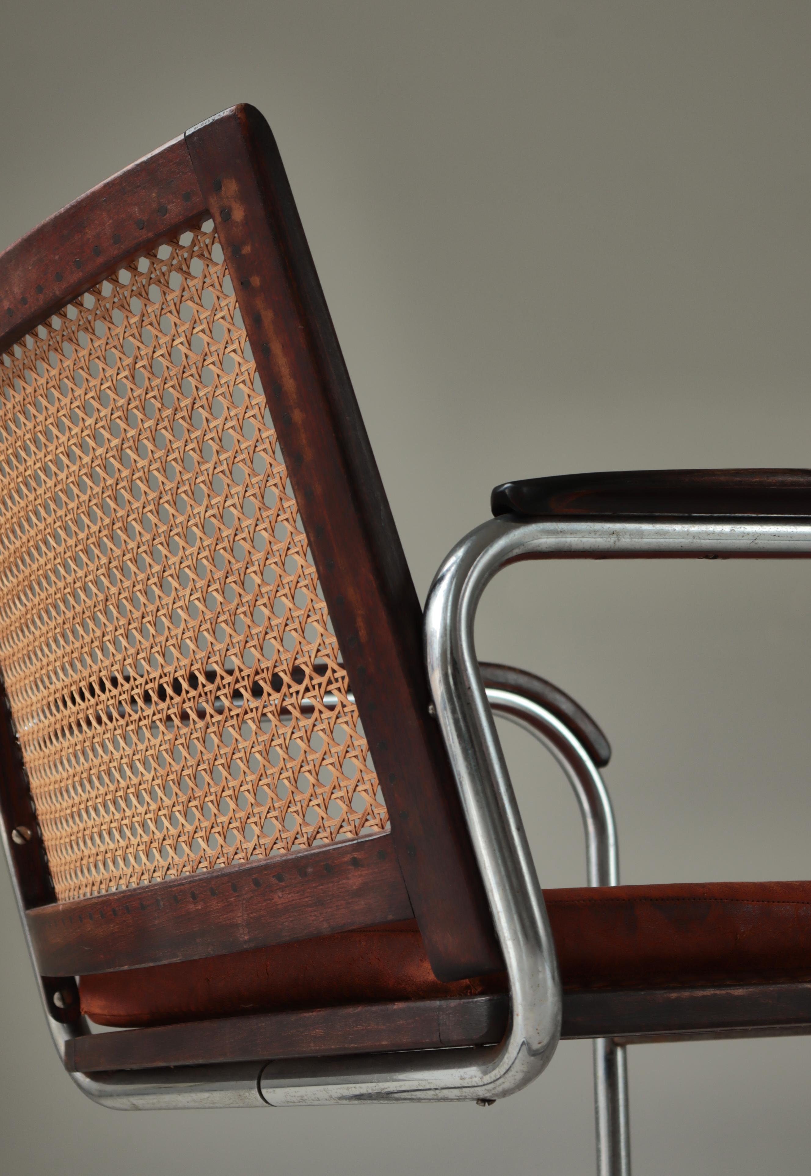 Danois Chaise moderne danoise S-102 de Fritz Hansen en acier, cannage et cuir, années 1930 en vente