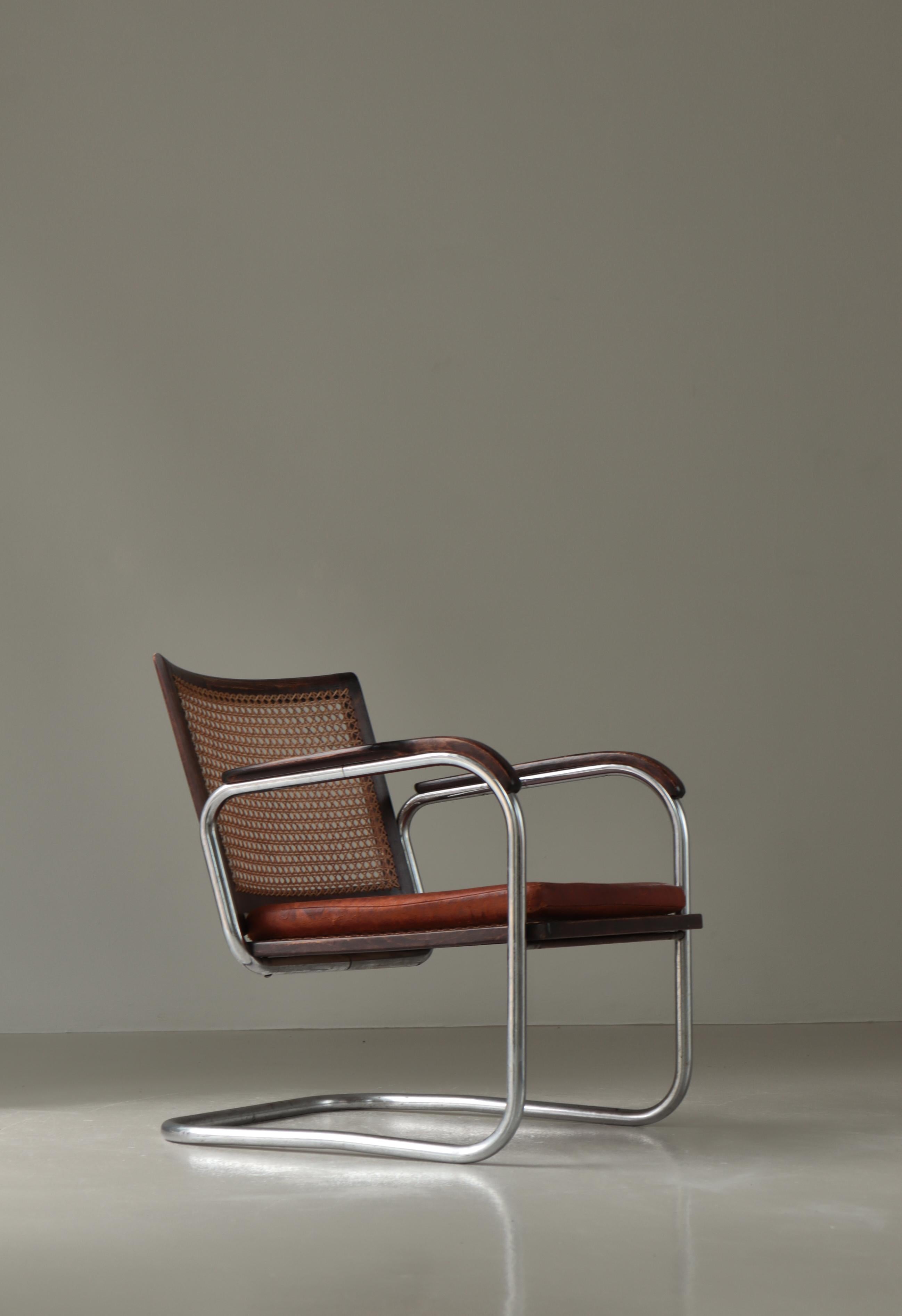 Chaise moderne danoise S-102 de Fritz Hansen en acier, cannage et cuir, années 1930 Bon état - En vente à Odense, DK