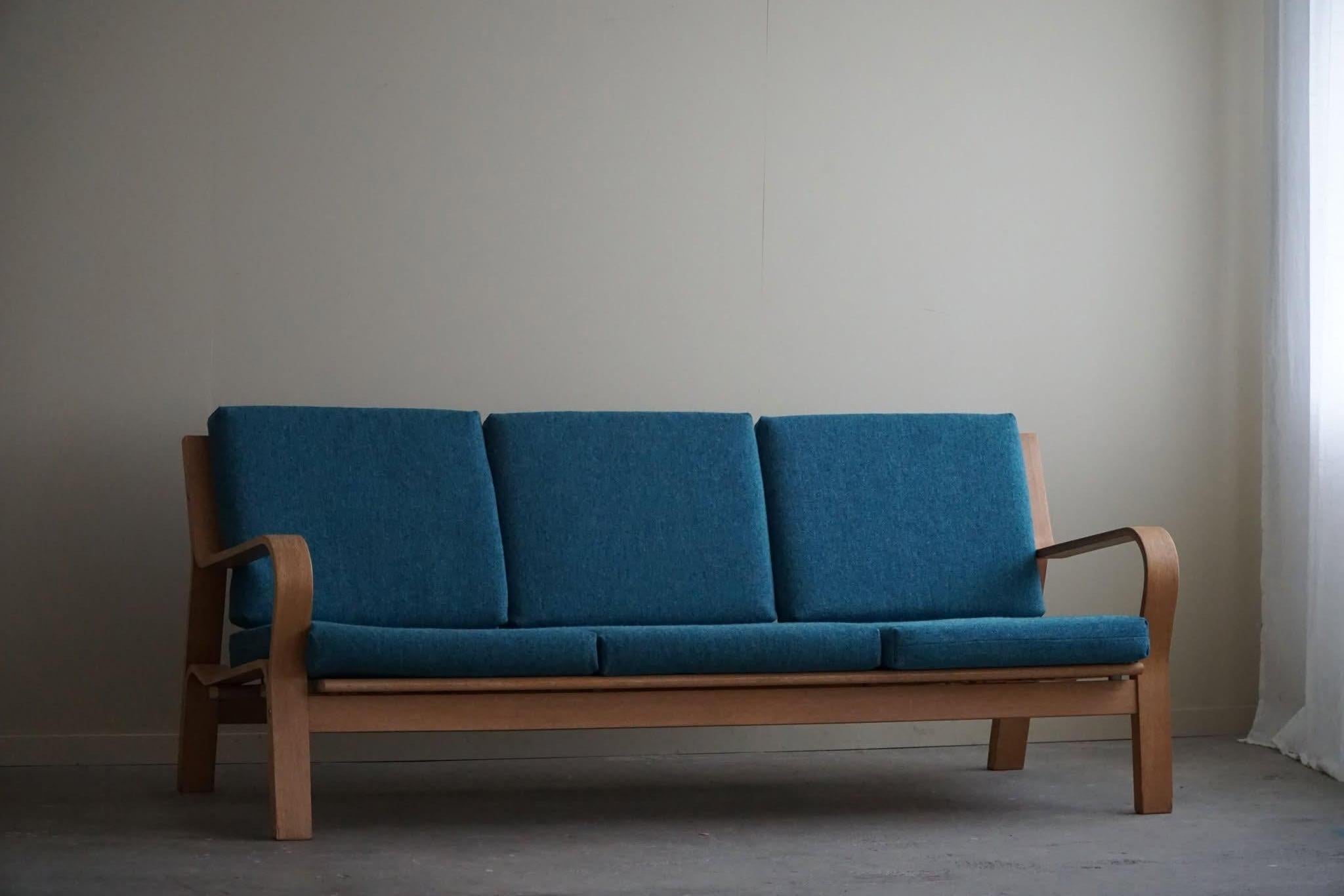 Danish Modern GE 671 Three-Seater Sofa by Hans J. Wegner for GETAMA, 1960s Danés en venta