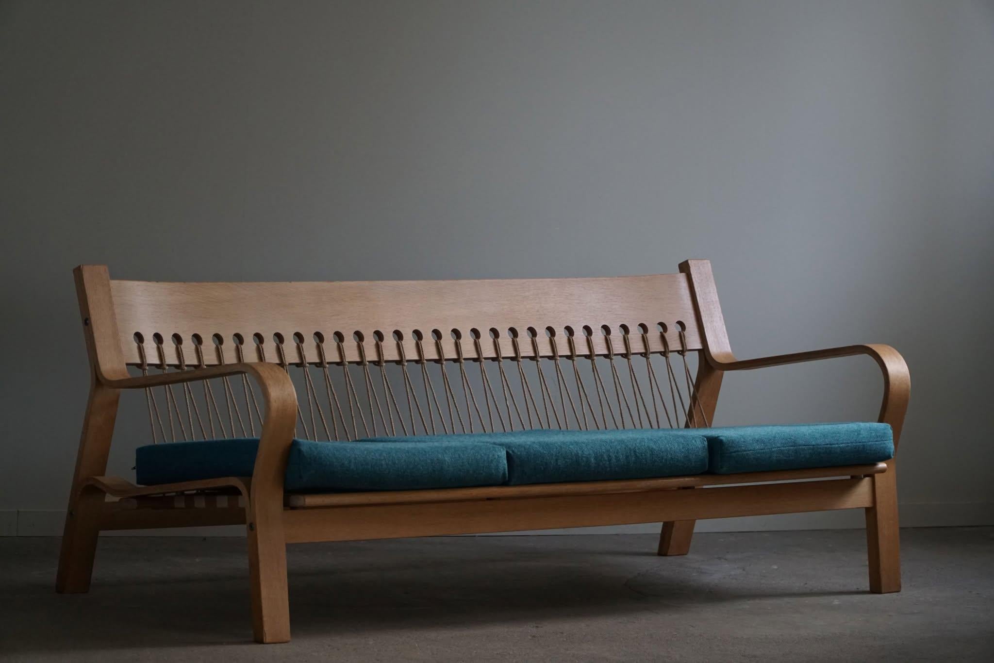 Danish Modern GE 671 Three-Seater Sofa by Hans J. Wegner for GETAMA, 1960s en venta 1