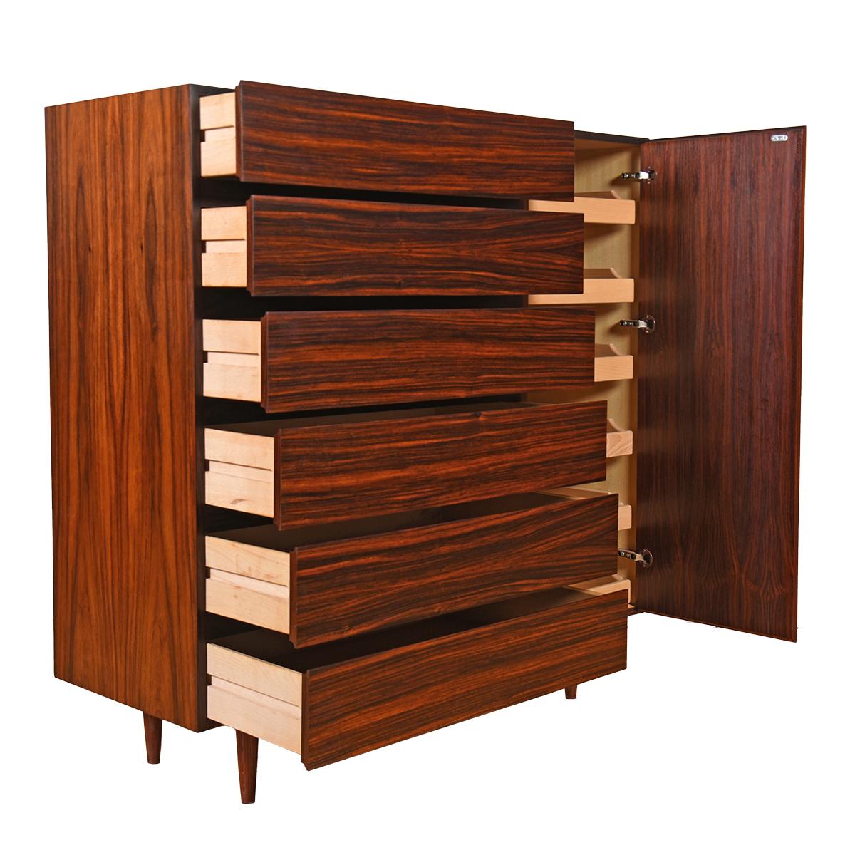 Danish Modern Gentleman’s Chest / Dresser in Rosewood In Good Condition In Kensington, MD