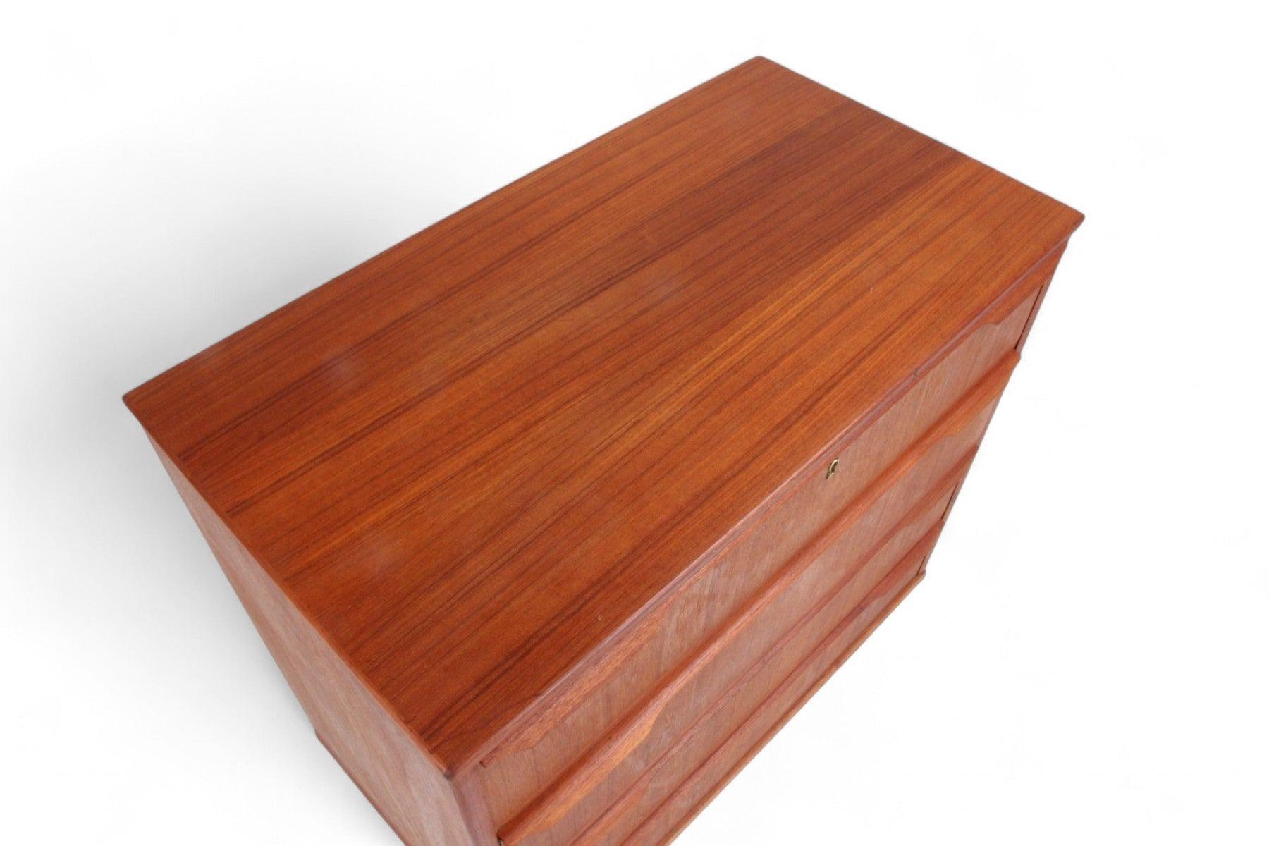 Danese Cassapanca danese moderna in teak di Trekanten in vendita