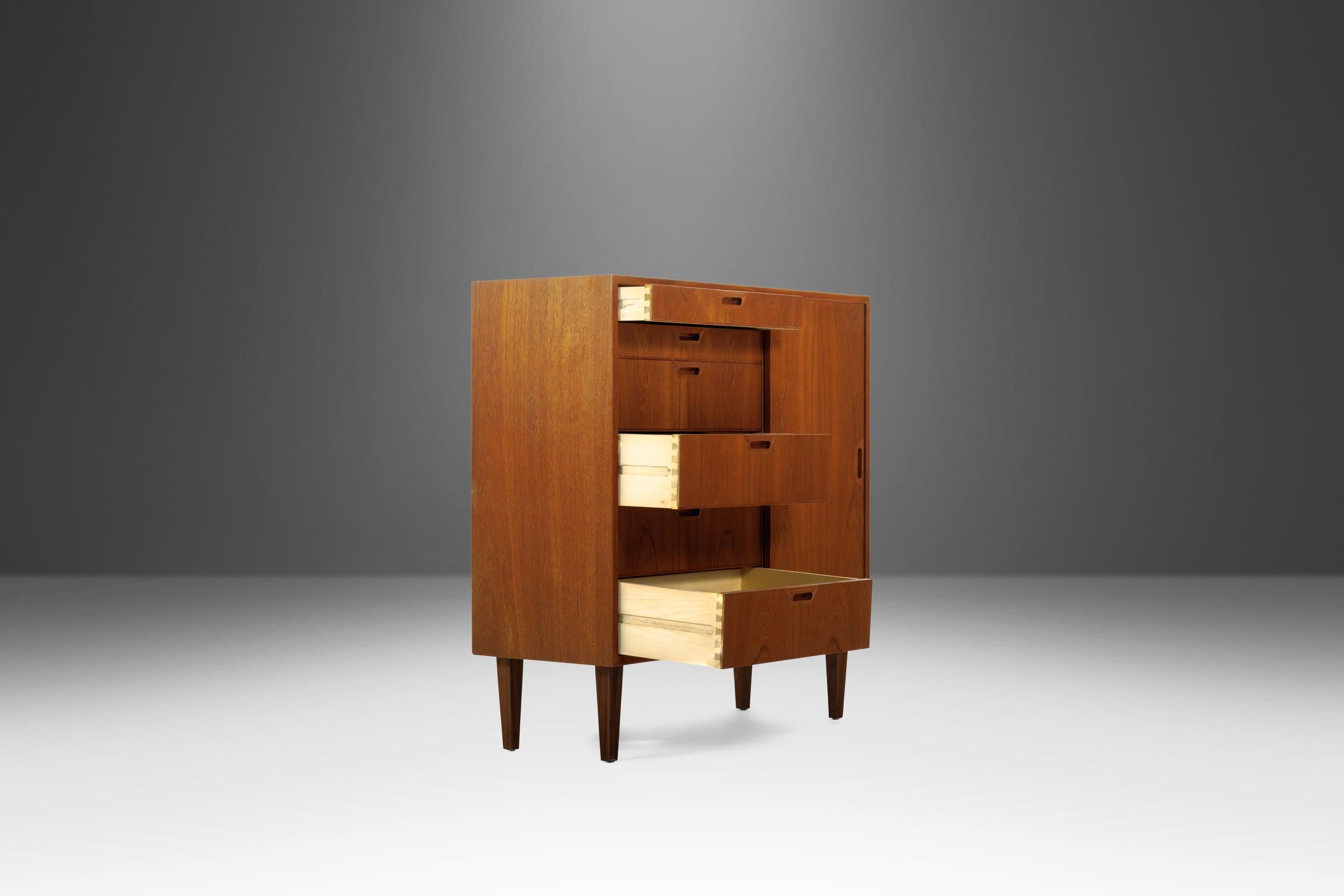 Danish Modern Gentleman's Dresser / Cabinet After Arne Vodder in Teak, c. 1960s In Good Condition In Deland, FL