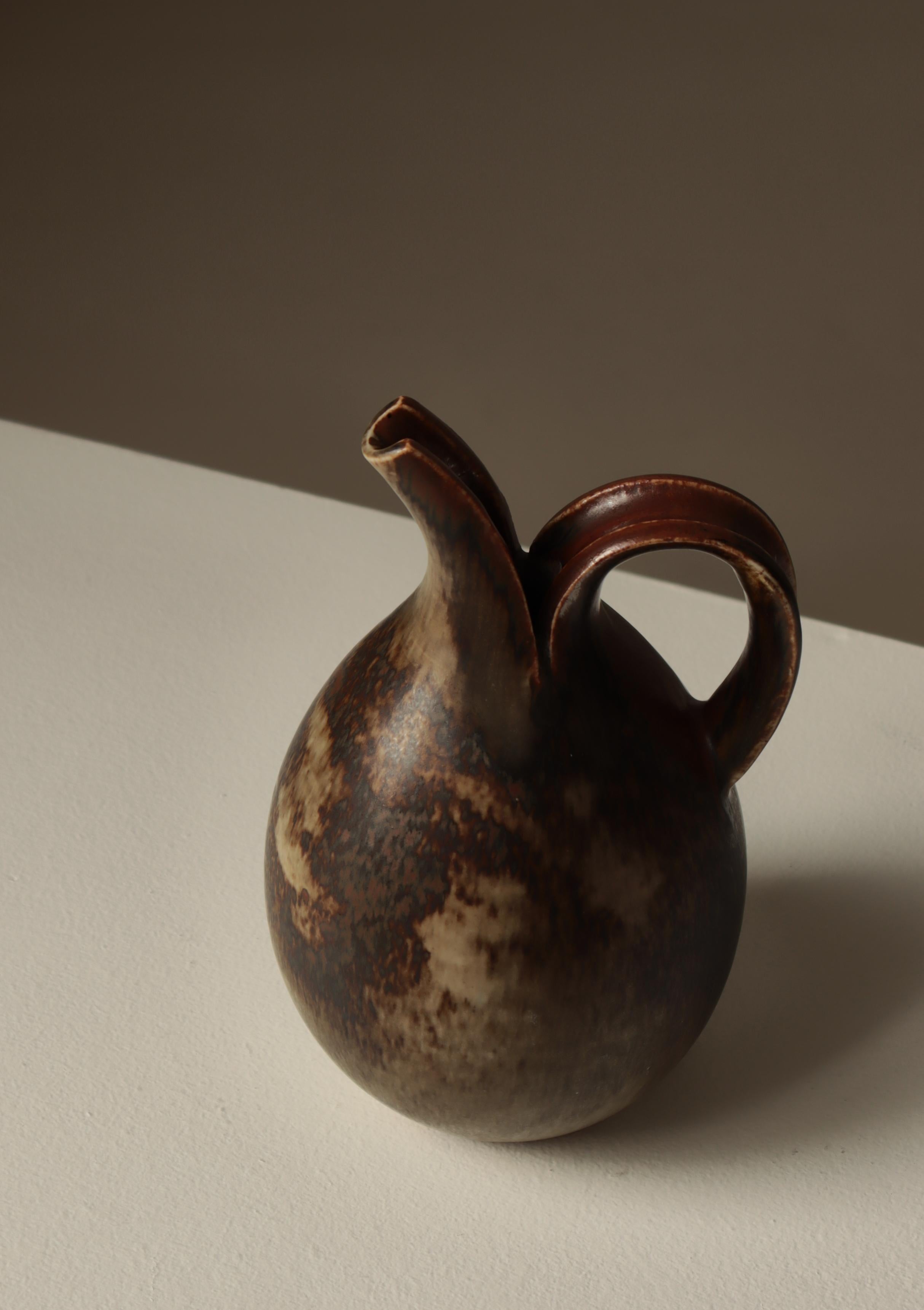 Dänische moderne glasierte Steinzeugkanne von Eva Stæhr-Nielsen für Saxbo, 1930er Jahre (Steingut) im Angebot