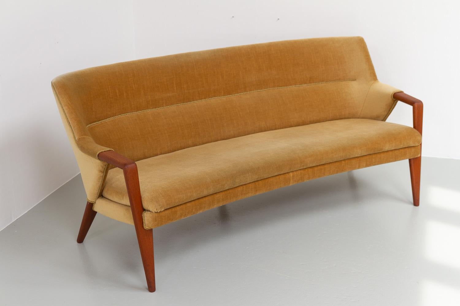 Danish Modern Golden Velvet Banana Sofa by Kurt Olsen, 1950s. 8