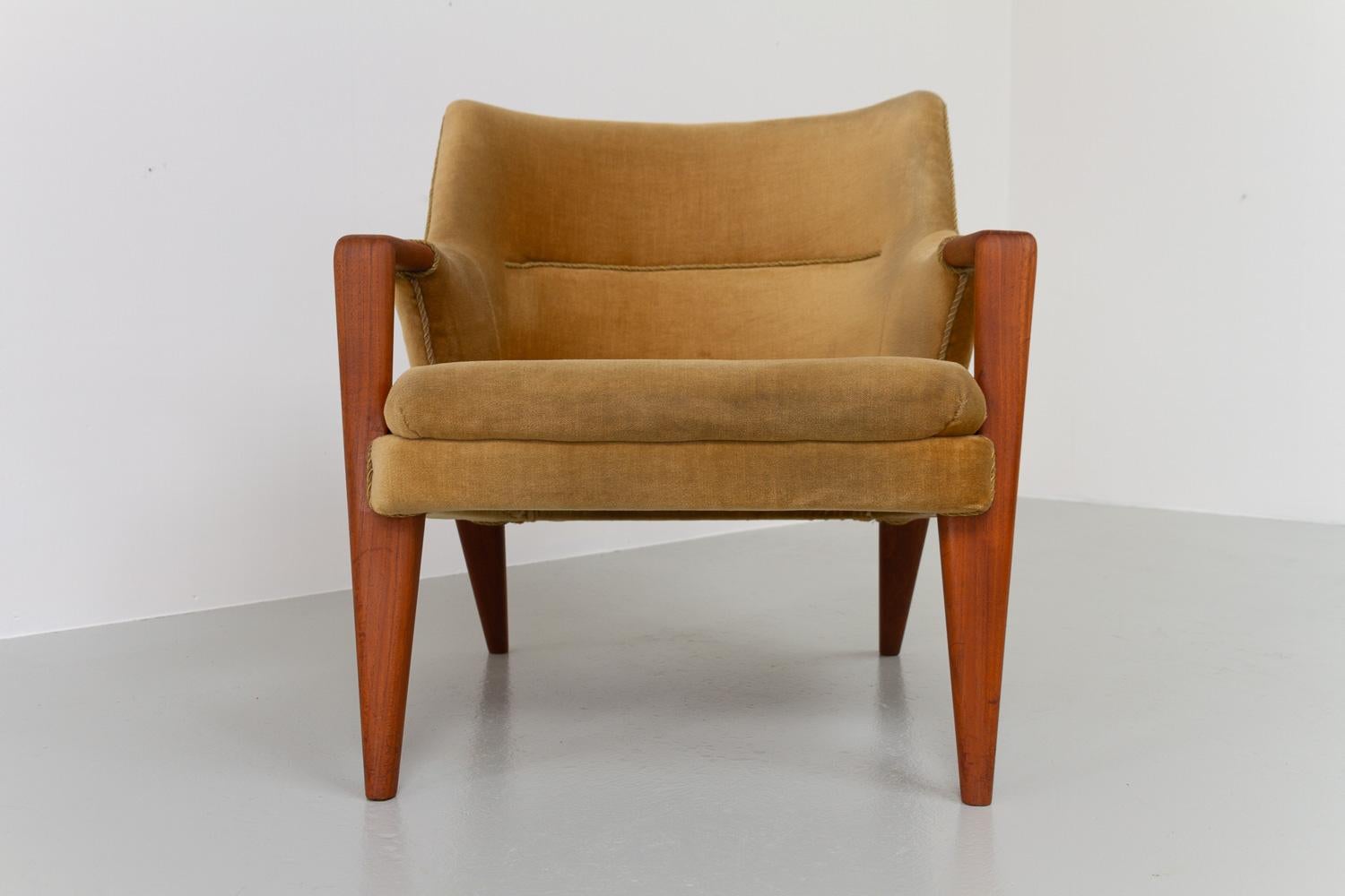 Danish Modern Golden Velvet Lounge Chair by Kurt Olsen, 1950s. 6