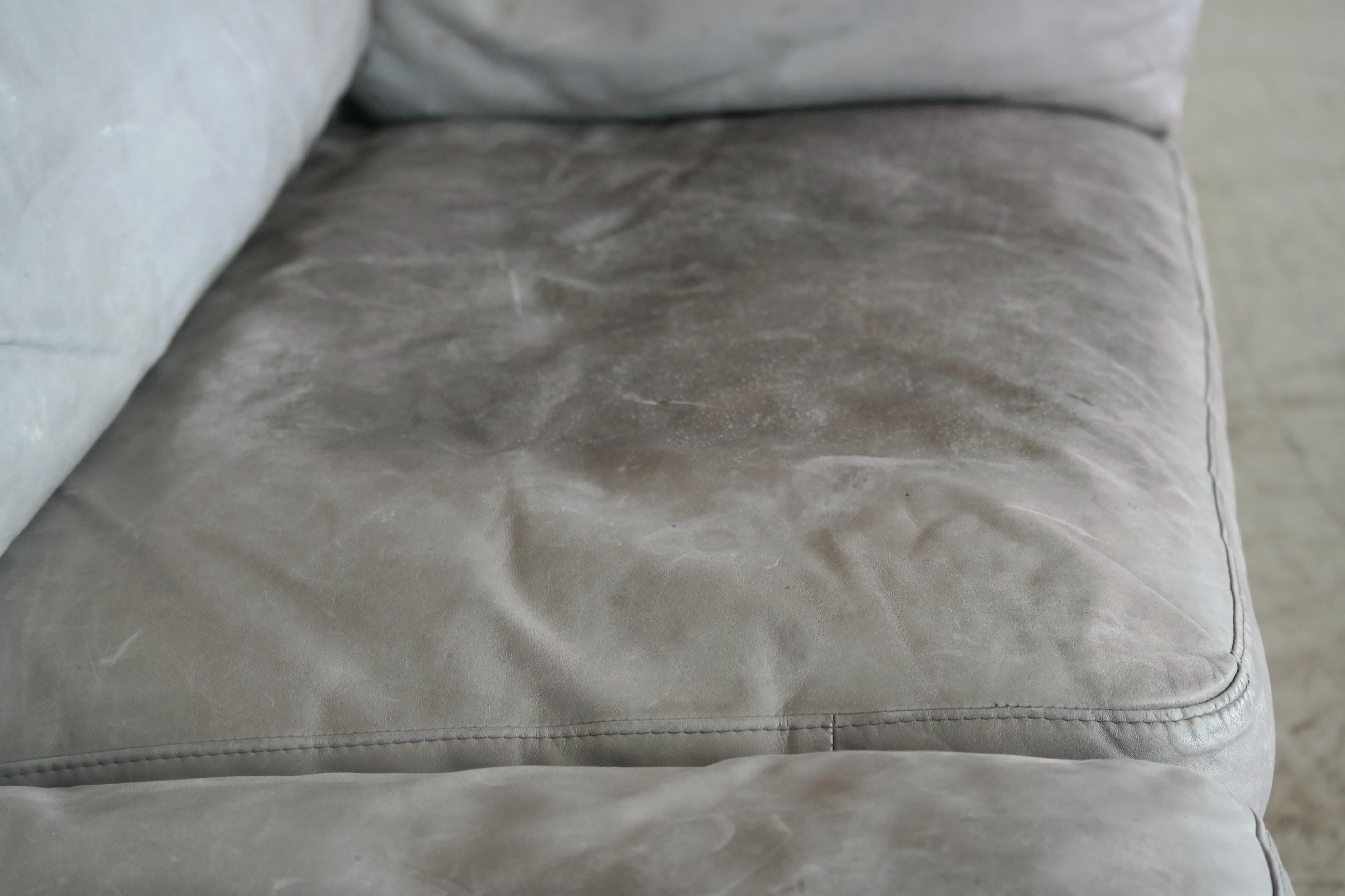 Danish Modern Gray Leather Sofa Model 35 by Mogens Hansen 4