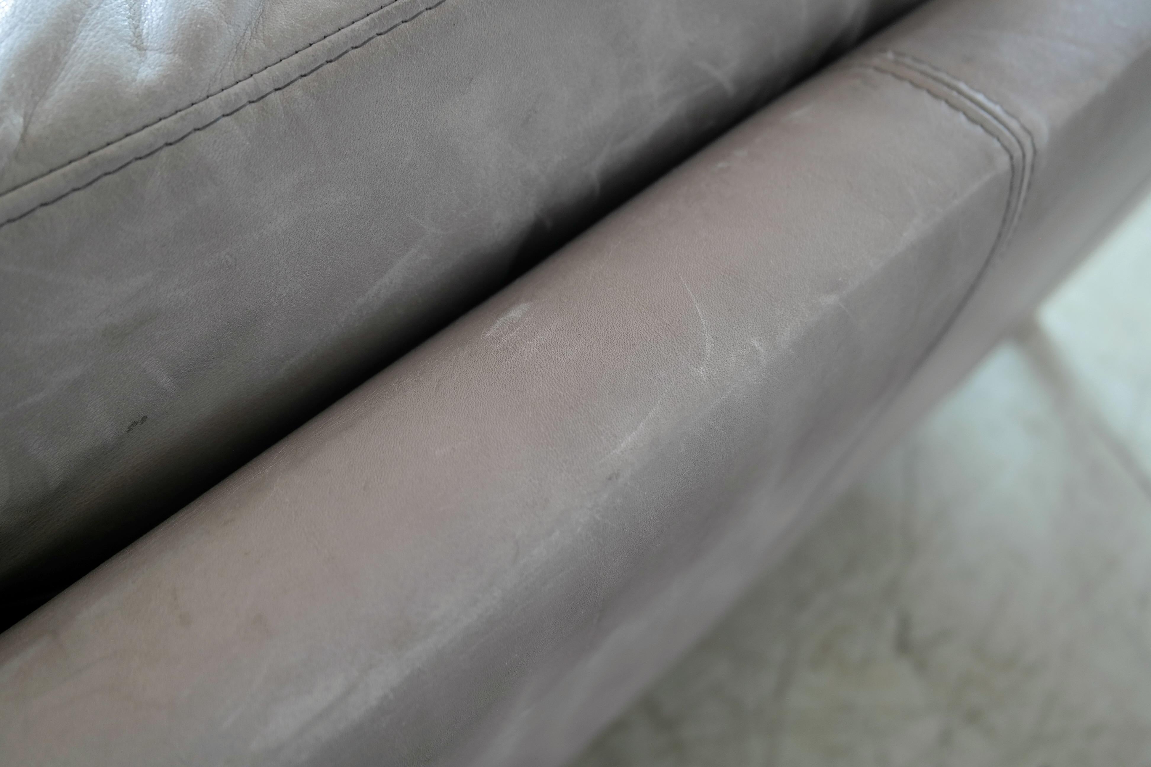 Danish Modern Gray Leather Sofa Model 35 by Mogens Hansen 5