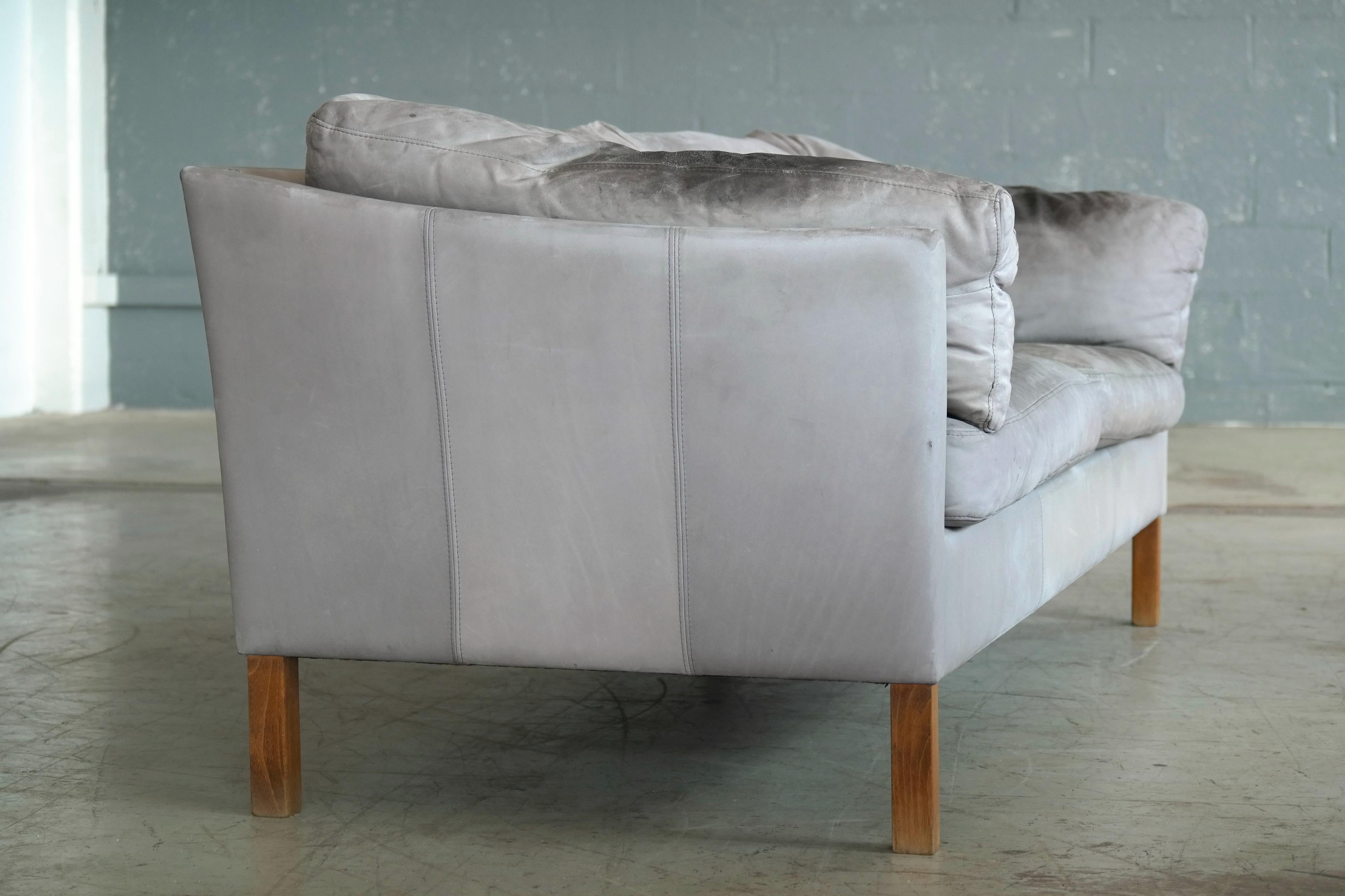 Danish Modern Gray Leather Sofa Model 35 by Mogens Hansen In Good Condition In Bridgeport, CT