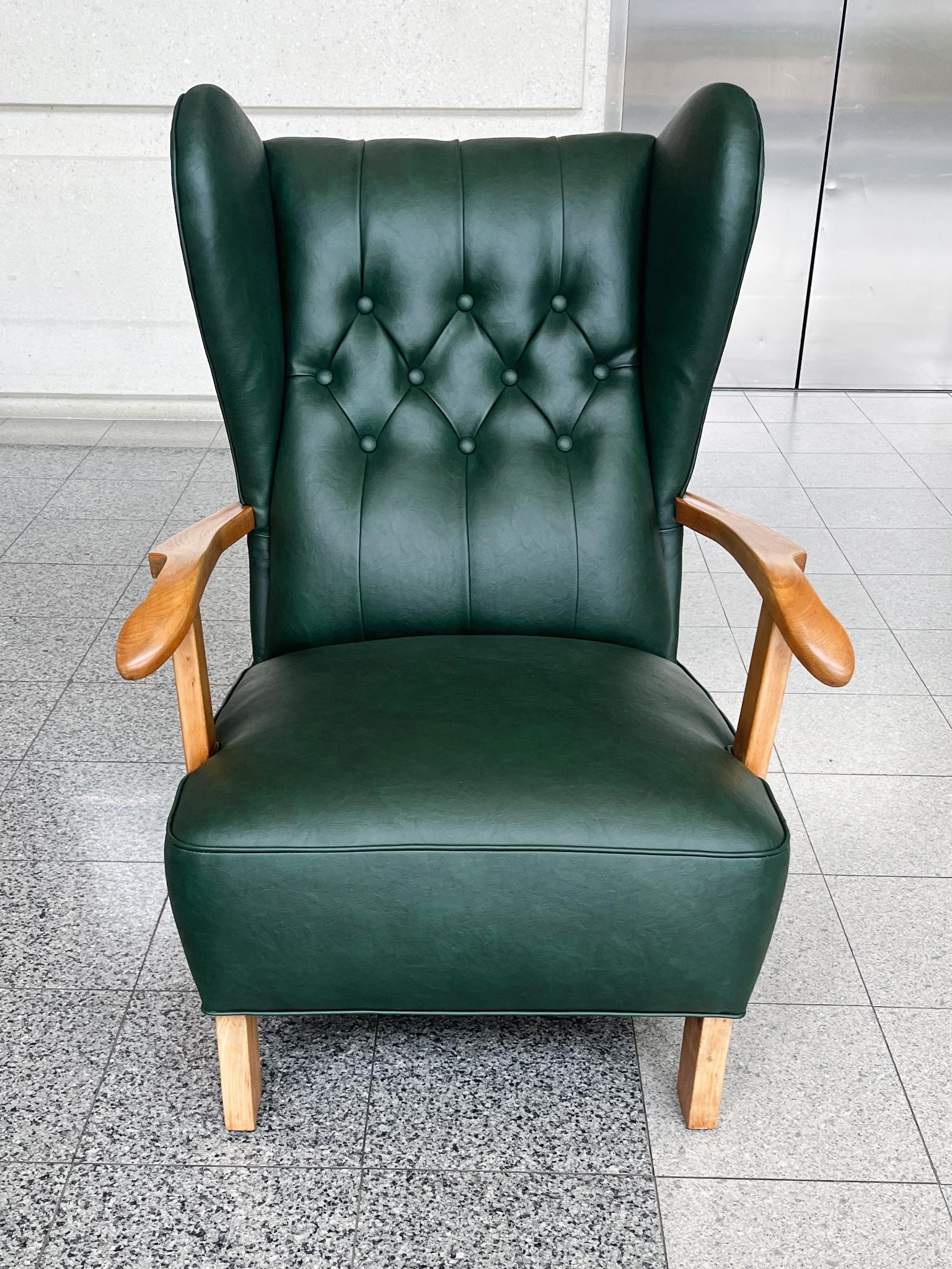 Sillón Wingback Danés Moderno de Vinilo Verde de Fritz Hansen Escandinavo moderno
