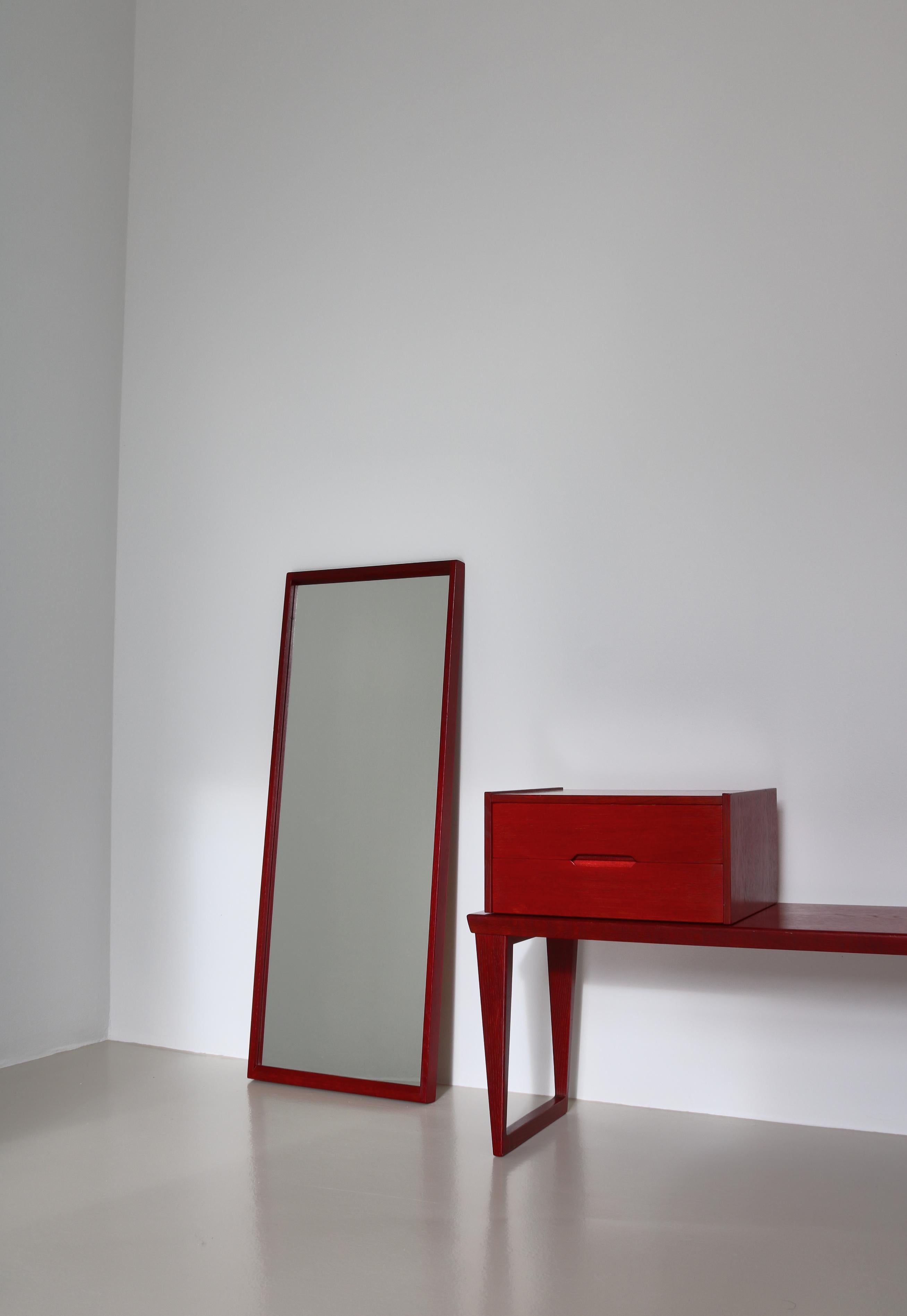 Danish Modern Red Hallway Set Bench, Drawers & Mirror, Aksel Kjersgaard, 1960s For Sale 5
