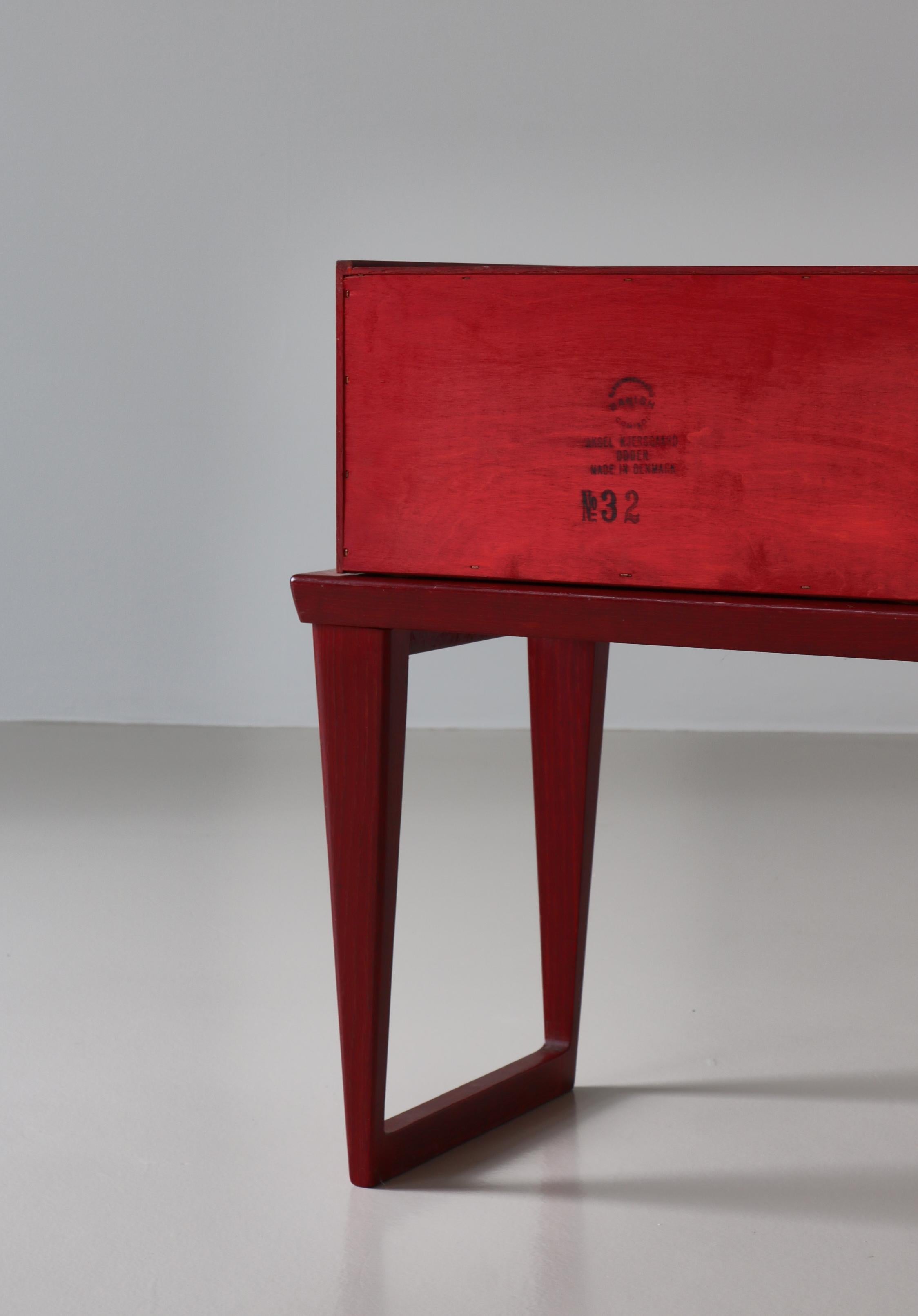Danish Modern Red Hallway Set Bench, Drawers & Mirror, Aksel Kjersgaard, 1960s For Sale 8