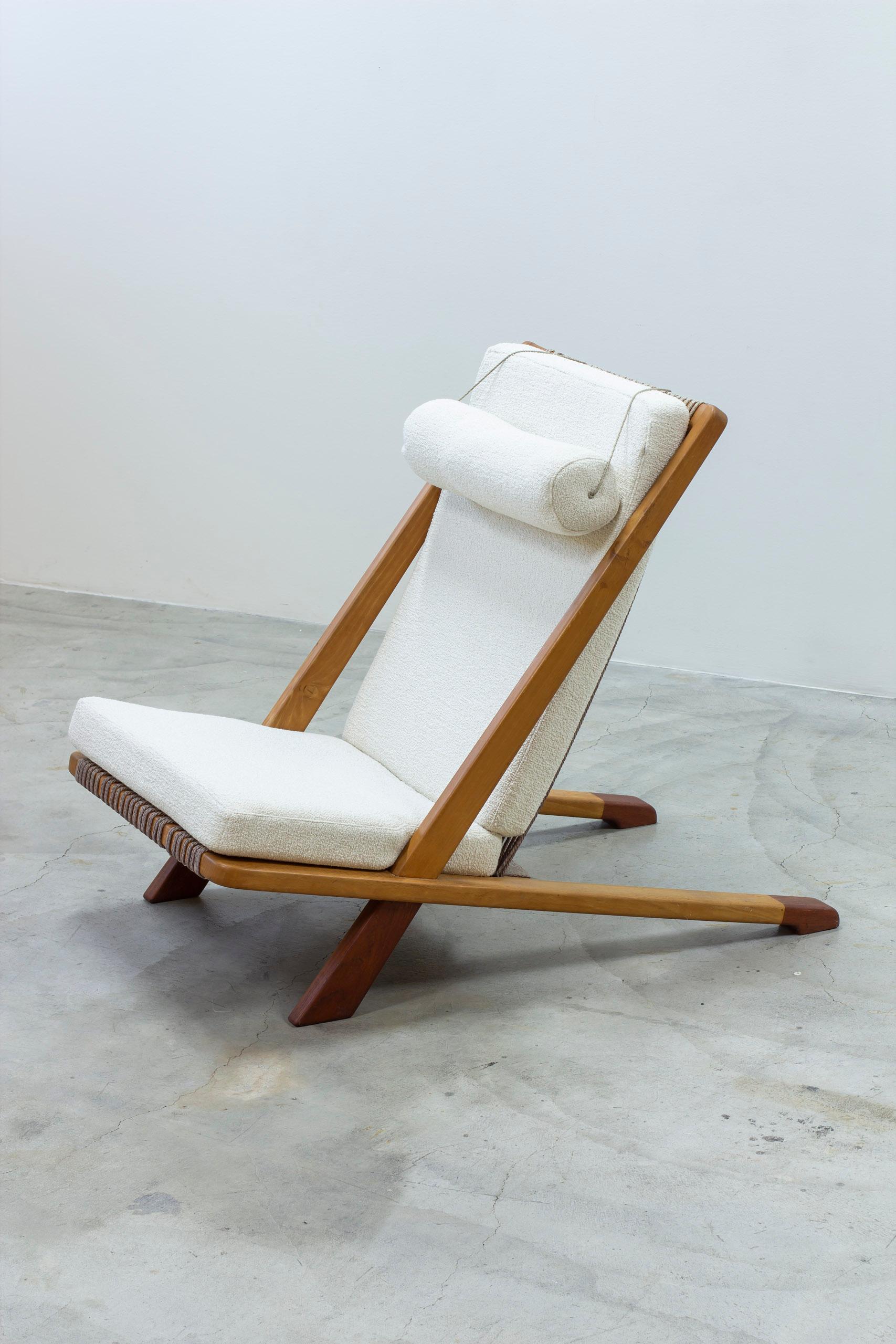 Chaise longue moderne danoise en drisse et teck à la manière de Kjaerholm & Høj. Bon état à Hägersten, SE
