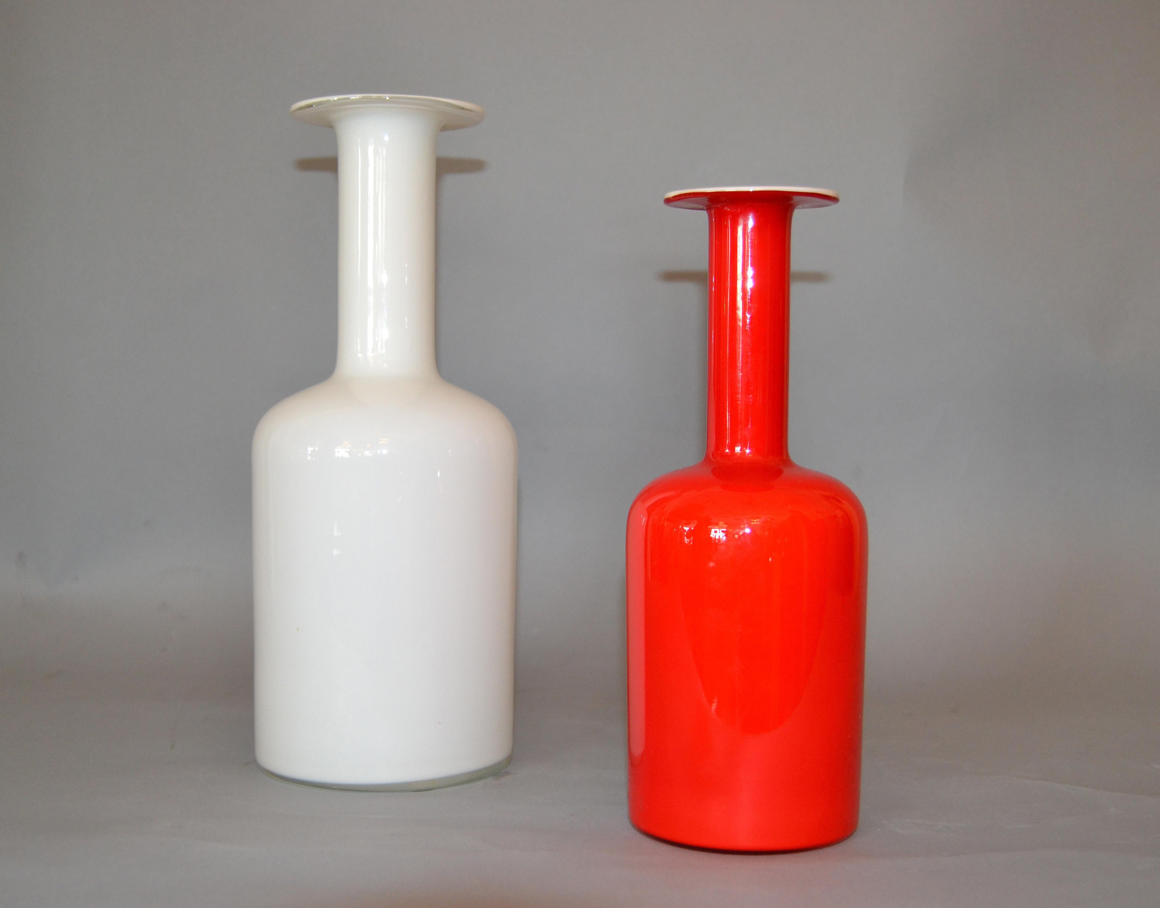 Hand-Crafted Danish Modern Hand Blown Otto Bauer Gulv Vase in Red & Milk Glass by Holmegaard For Sale