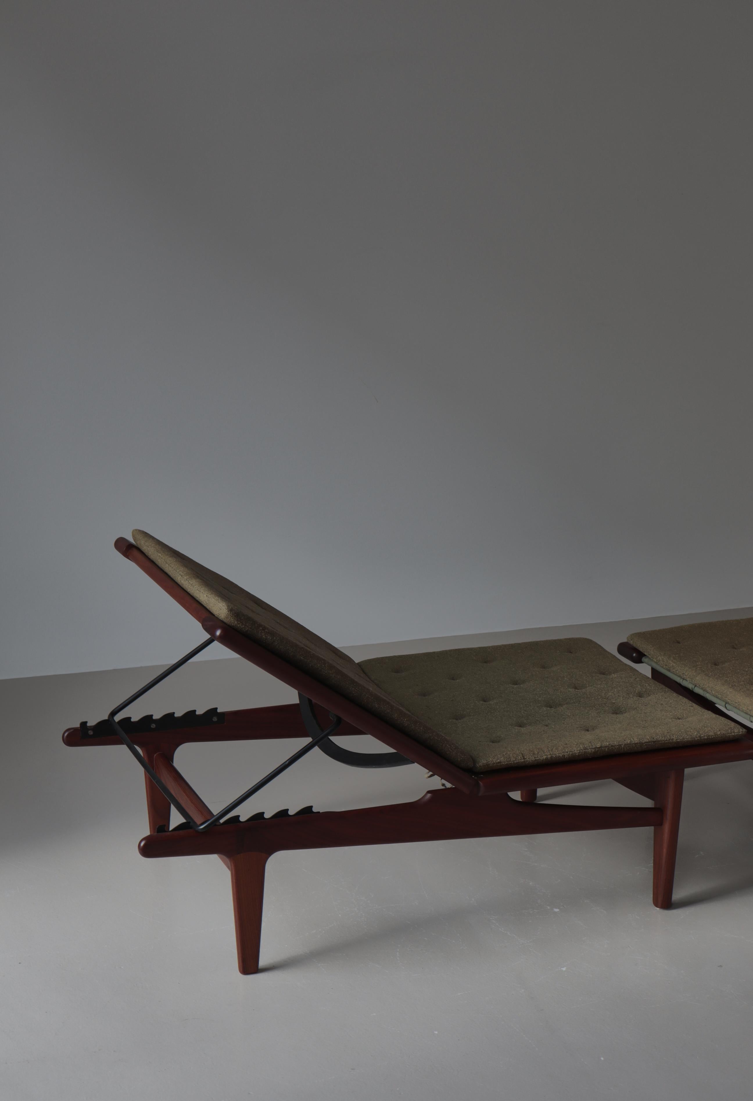 Lit de jour réglable GE-1 en bois de teck de Hans J. Wegner, années 1950, The Moderns Moderns en vente 3