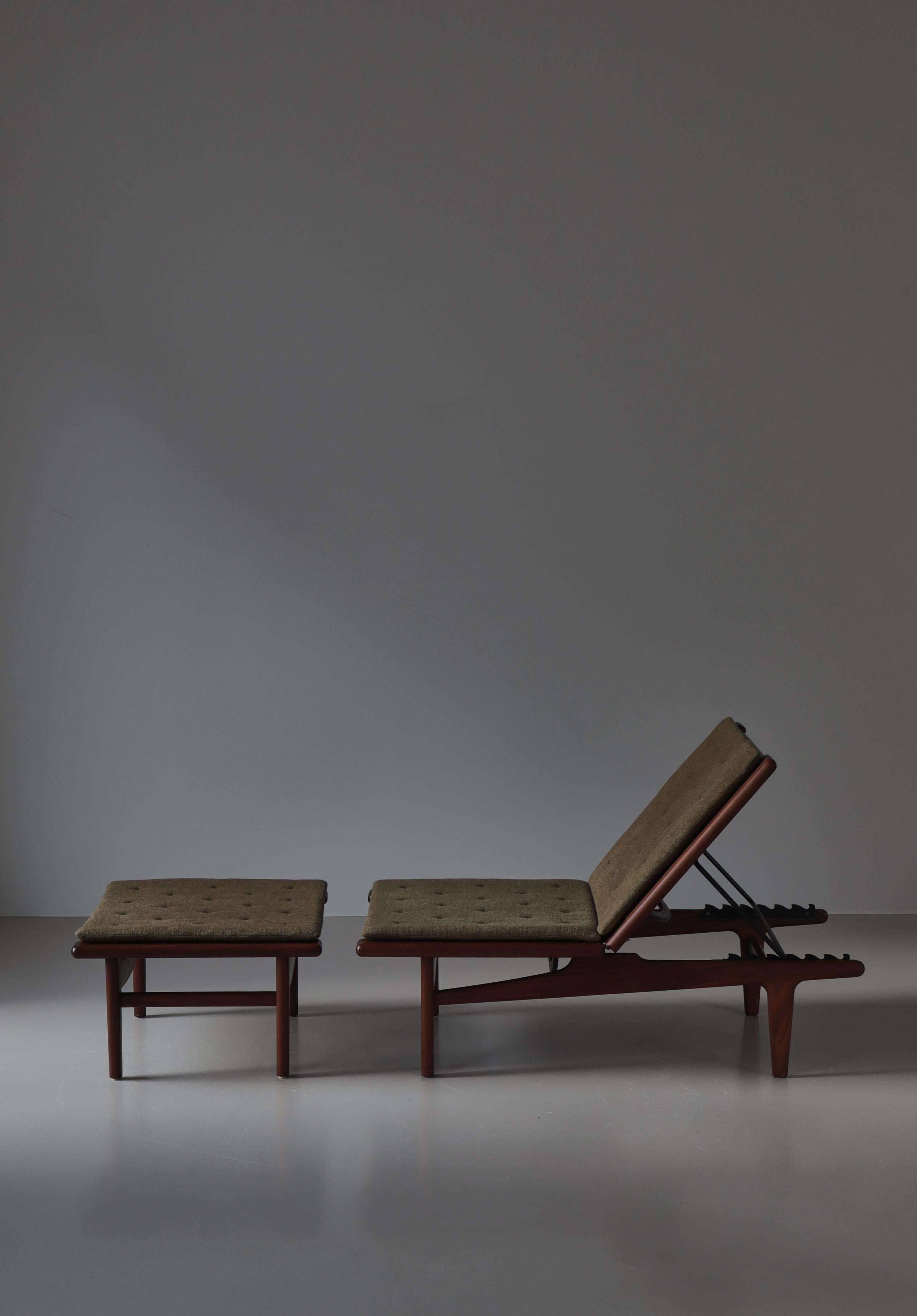 Milieu du XXe siècle Lit de jour réglable GE-1 en bois de teck de Hans J. Wegner, années 1950, The Moderns Moderns en vente