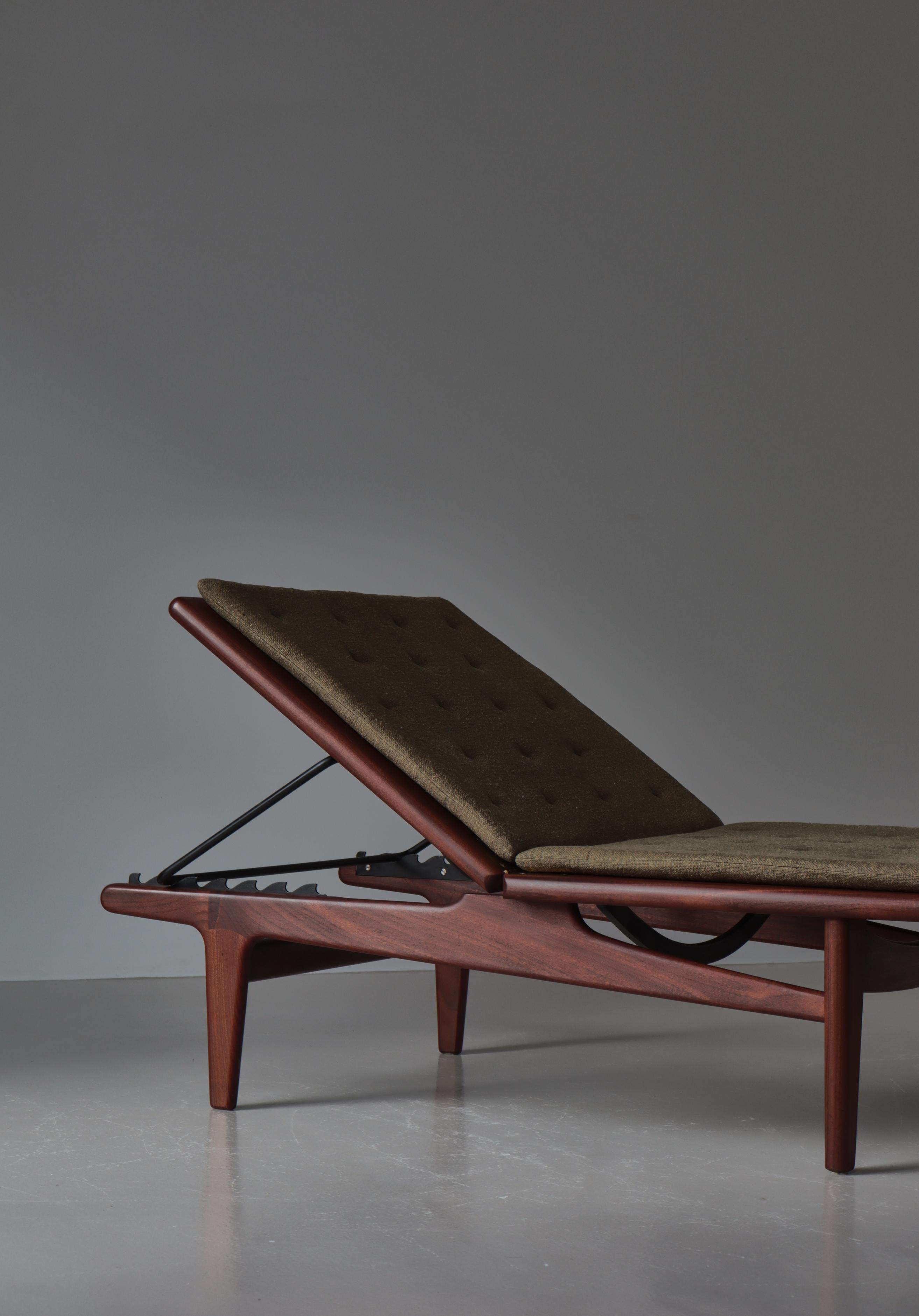 Teck Lit de jour réglable GE-1 en bois de teck de Hans J. Wegner, années 1950, The Moderns Moderns en vente