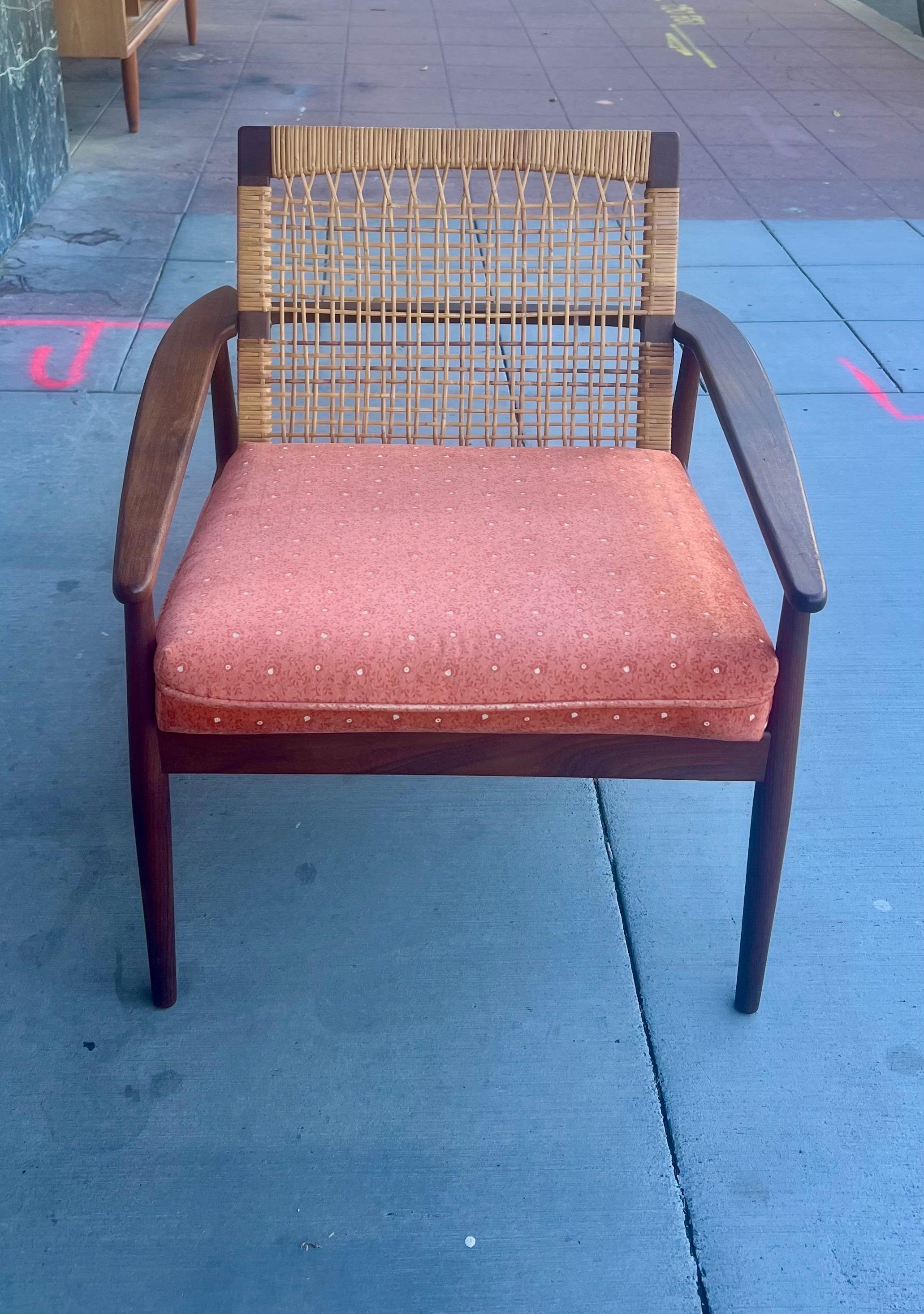 Danish Modern Hans Olsen Teak and Cane Lounge Chair for Juul Kristensen In Good Condition For Sale In San Diego, CA