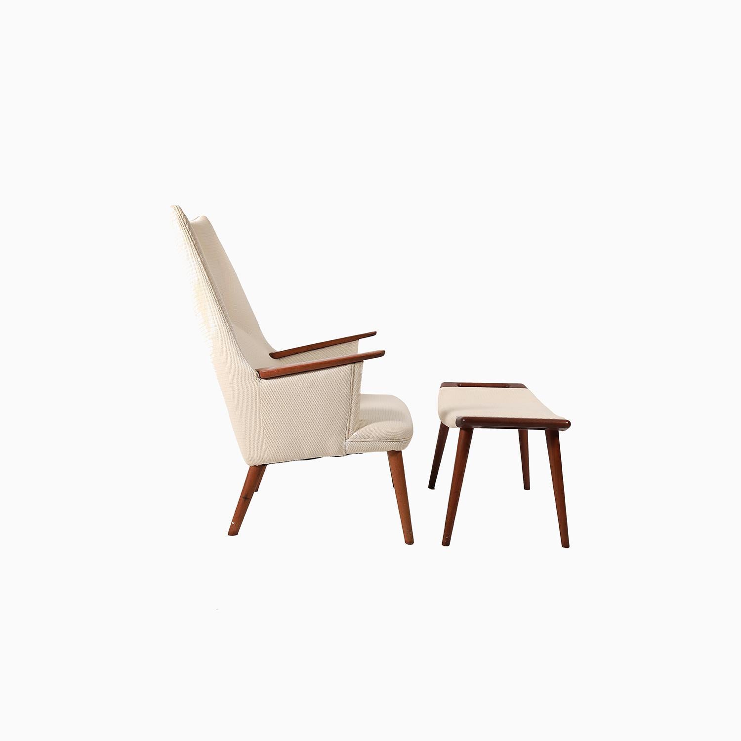 Scandinavian Danish Modern Hans Wegner AP 27 Lounge & AP 29 Footstool  For Sale
