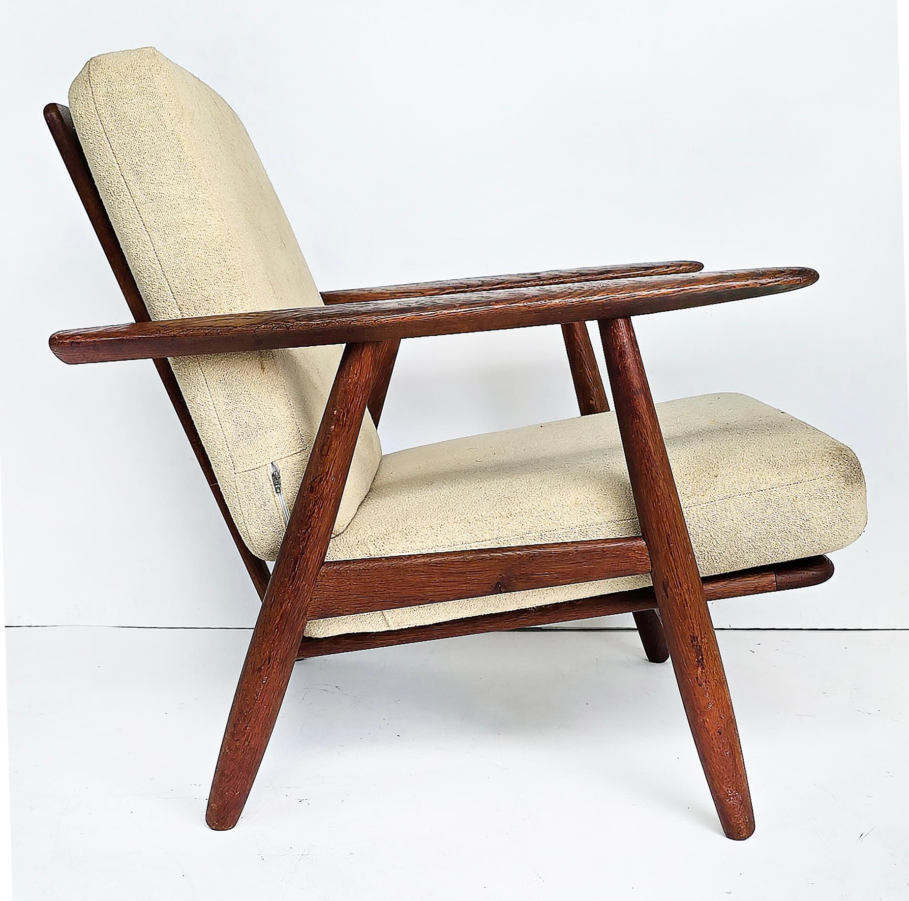 Tessuto Sedie a sigaretta moderne danesi Hans Wegner GETAMA, ottomano, Danimarca, set di 3 in vendita