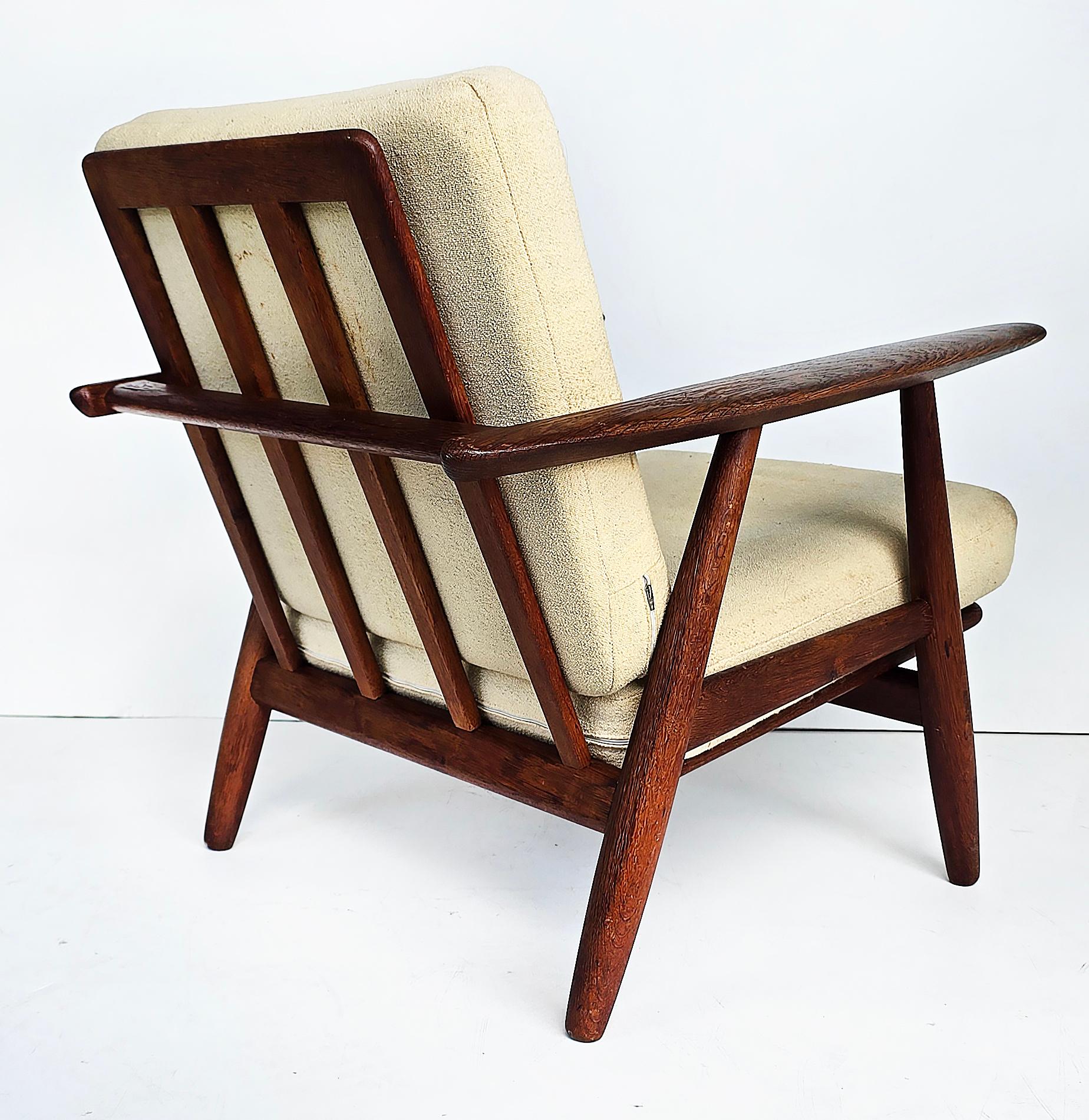 Sedie a sigaretta moderne danesi Hans Wegner GETAMA, ottomano, Danimarca, set di 3 in vendita 1
