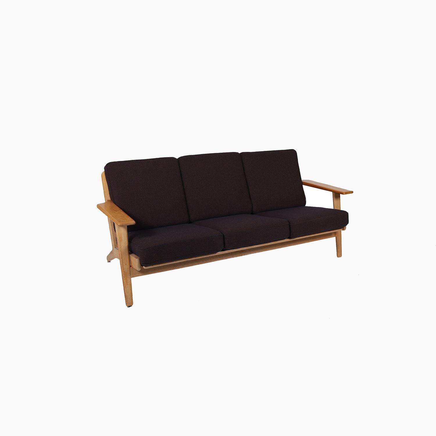 Dänisches modernes Hans Wegner Getama-Sofa  (Skandinavische Moderne) im Angebot