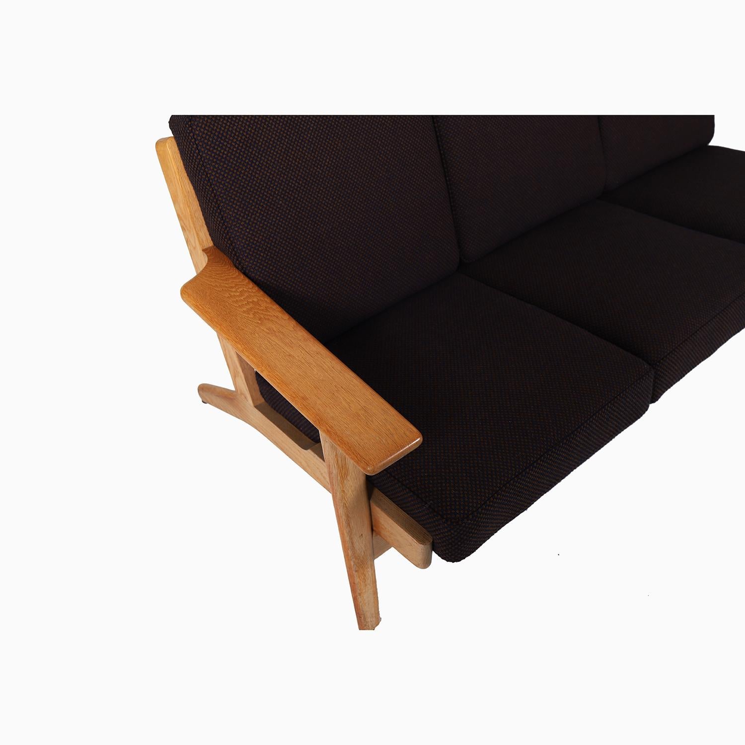 Scandinavian Danish Modern Hans Wegner Getama Sofa For Sale