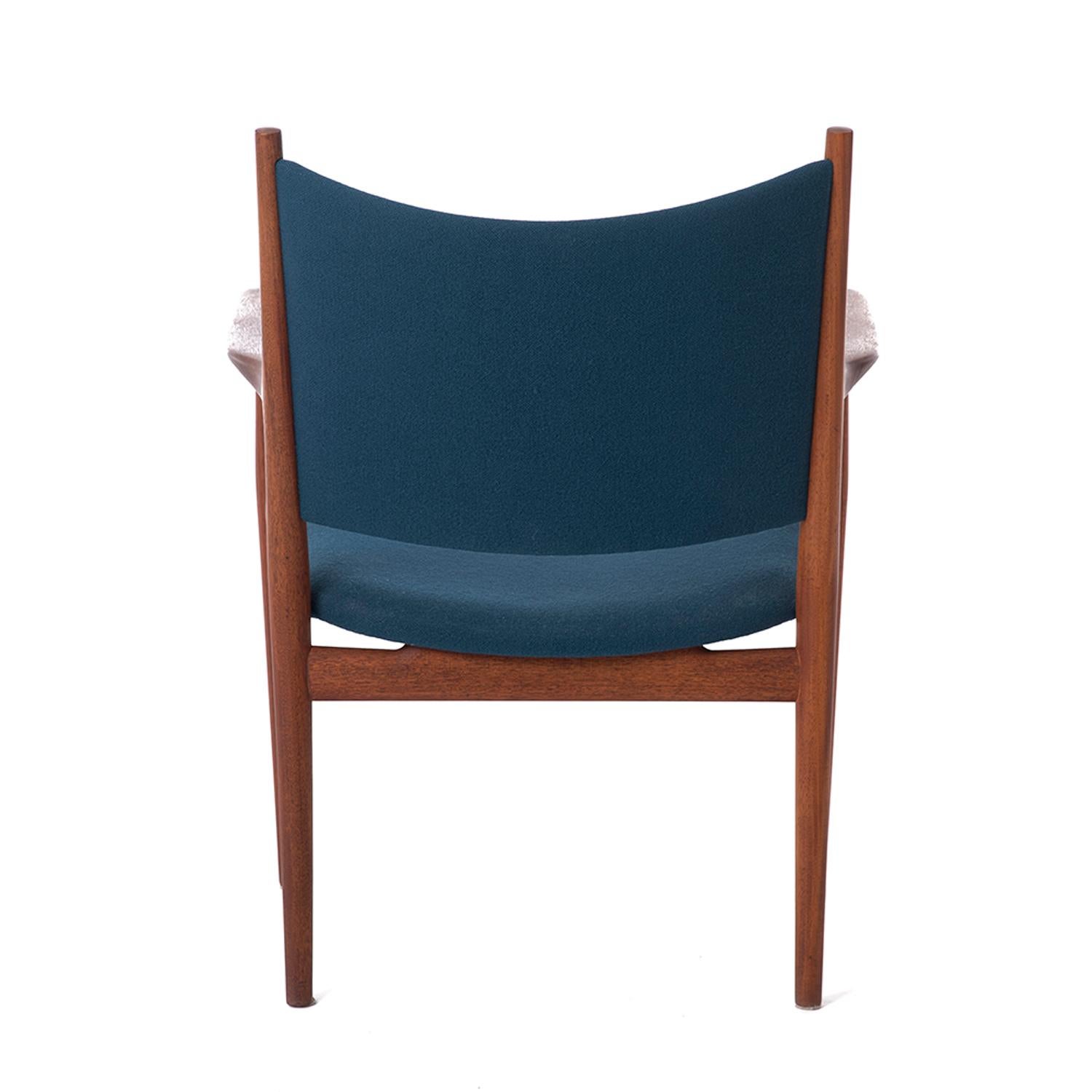 Danish Modern Hans Wegner Occasional Armchair In Excellent Condition For Sale In Minneapolis, MN