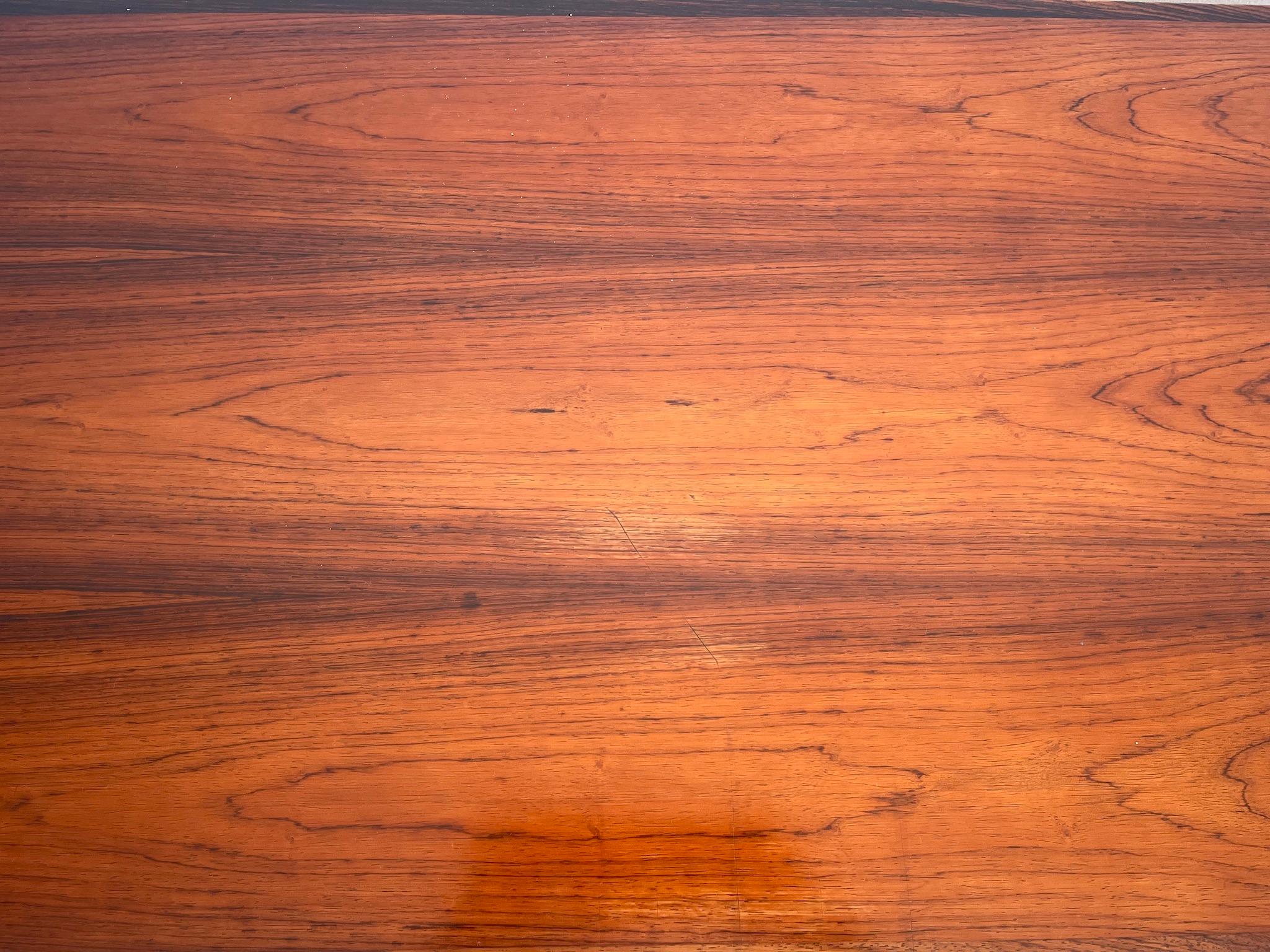 Legno massiccio Commodo moderno danese in legno massiccio con dieci cassetti in vendita