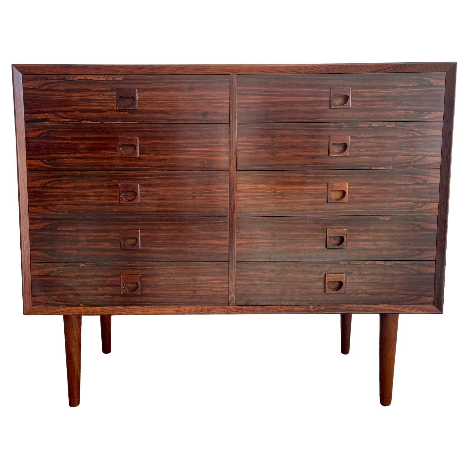 Commodo moderno danese in legno massiccio con dieci cassetti in vendita